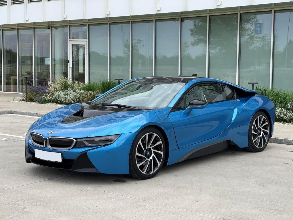 BMW i8