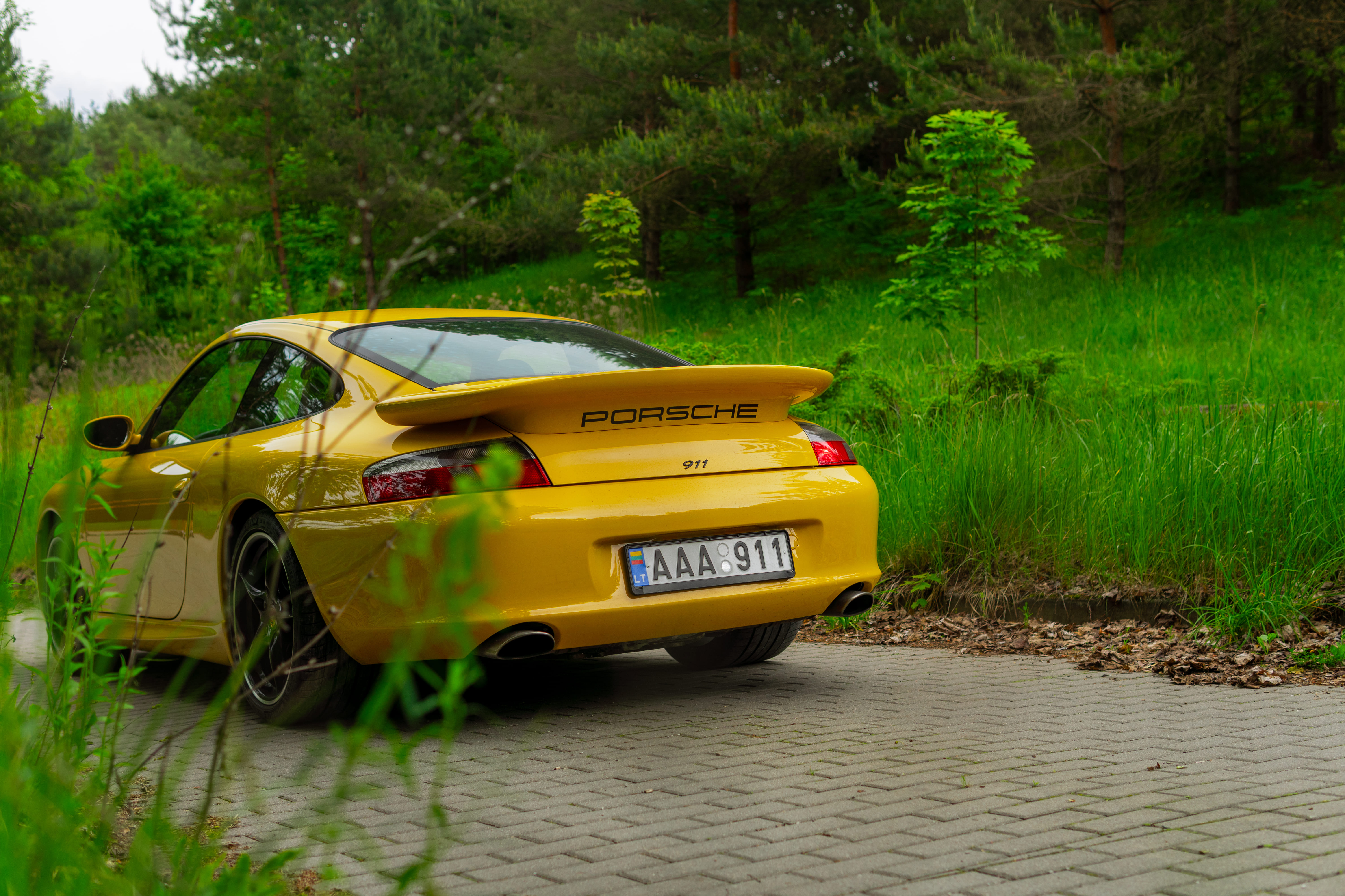 Porsche 911 Carrera