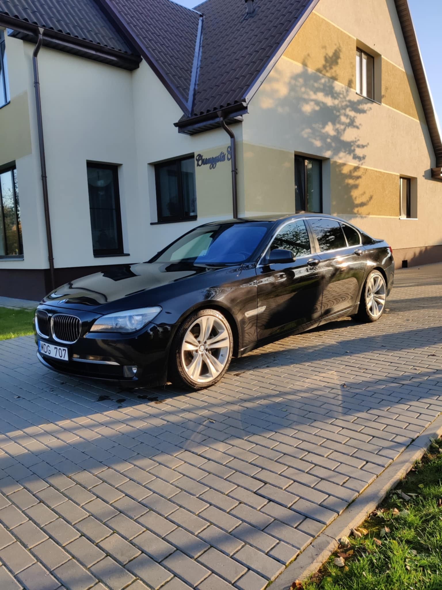 BMW 740iL F01