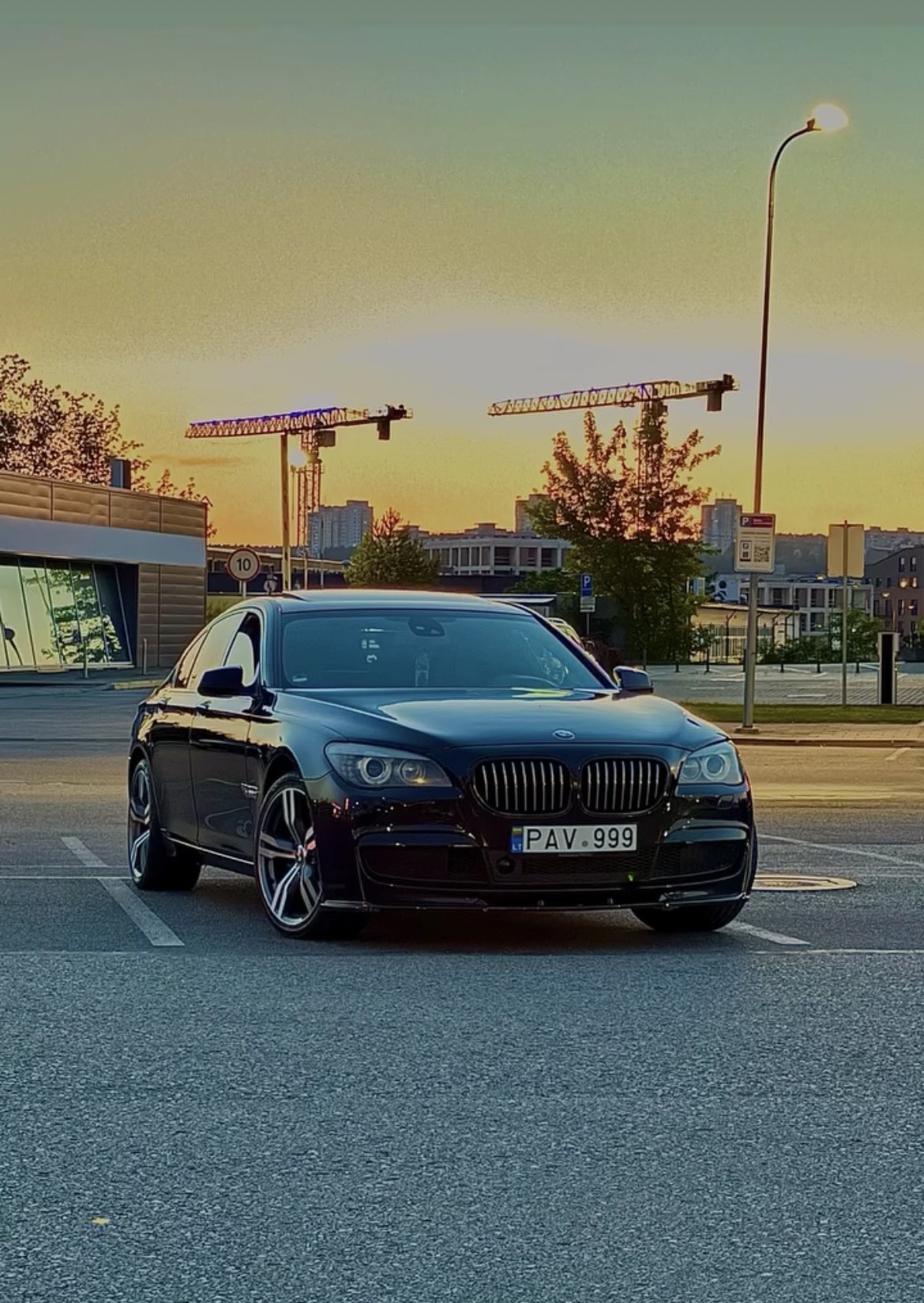 BMW 740iL F01