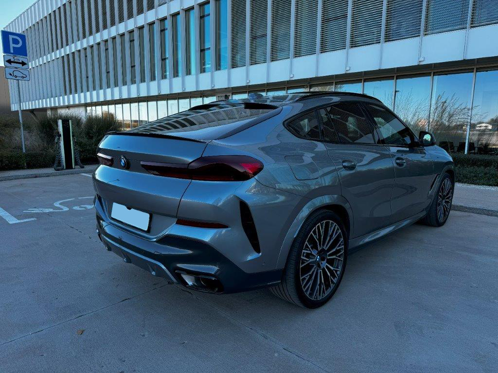 BMW X6 (M Package)