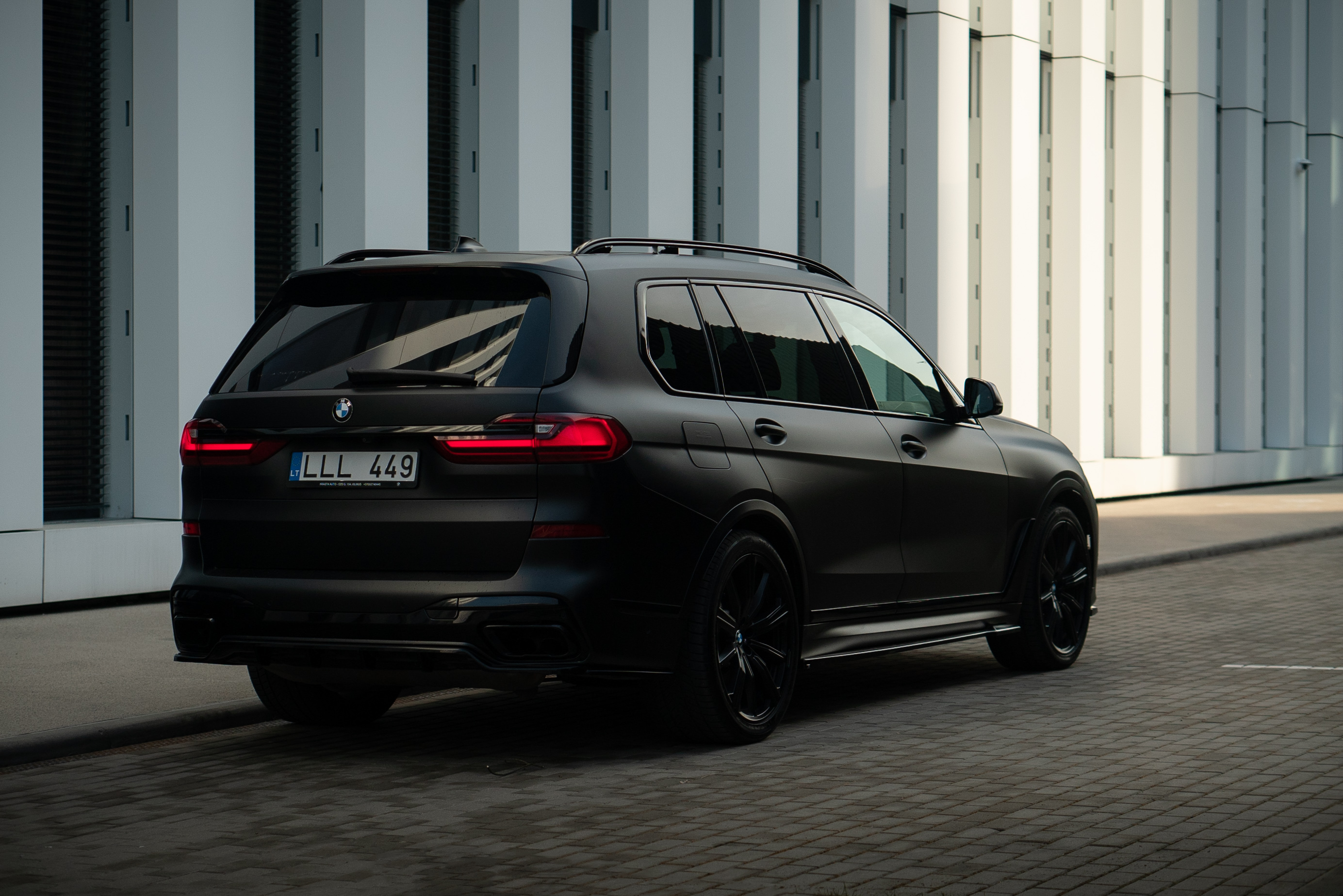 BMW X7 M50i