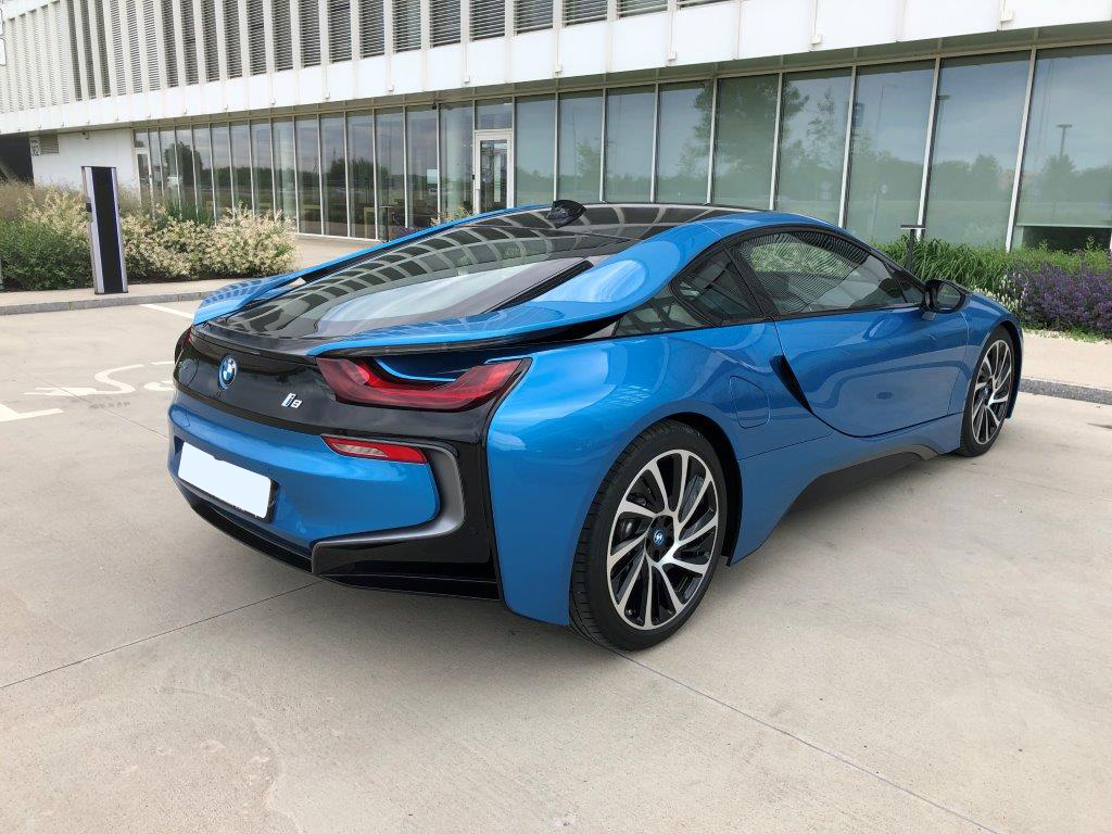 BMW i8