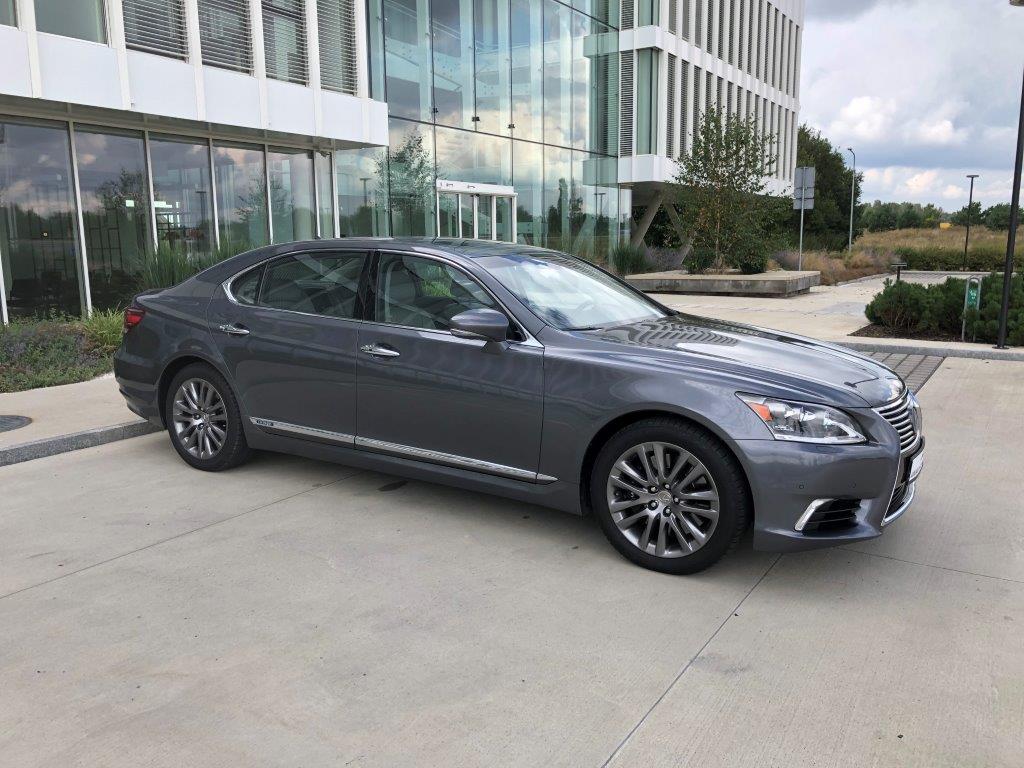 Lexus LS600hL