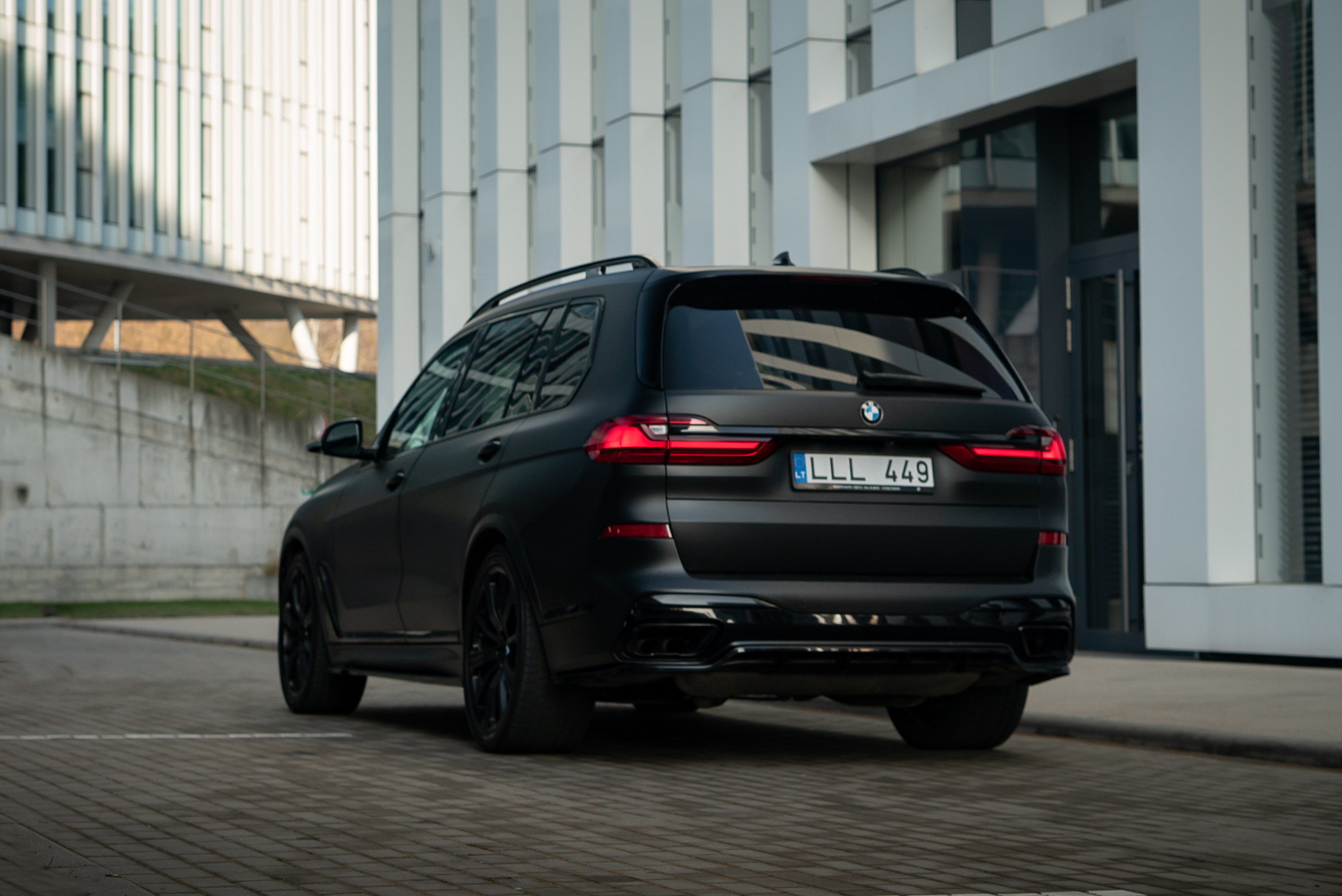 BMW X7 M50i