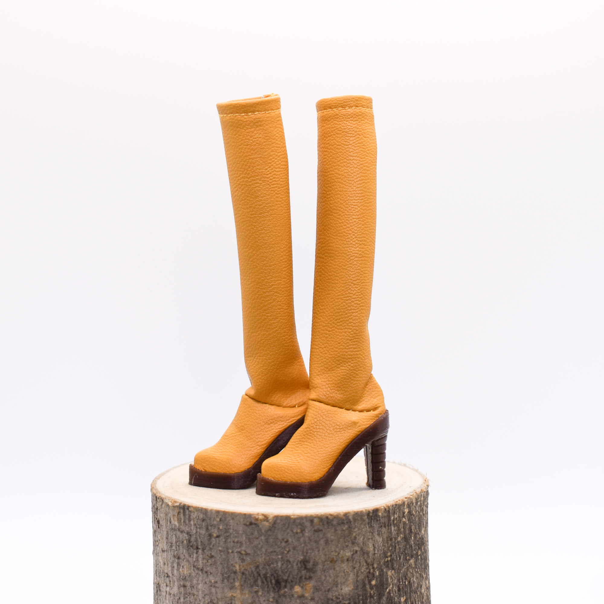 Bottes jaunes à talons hauts - Savane