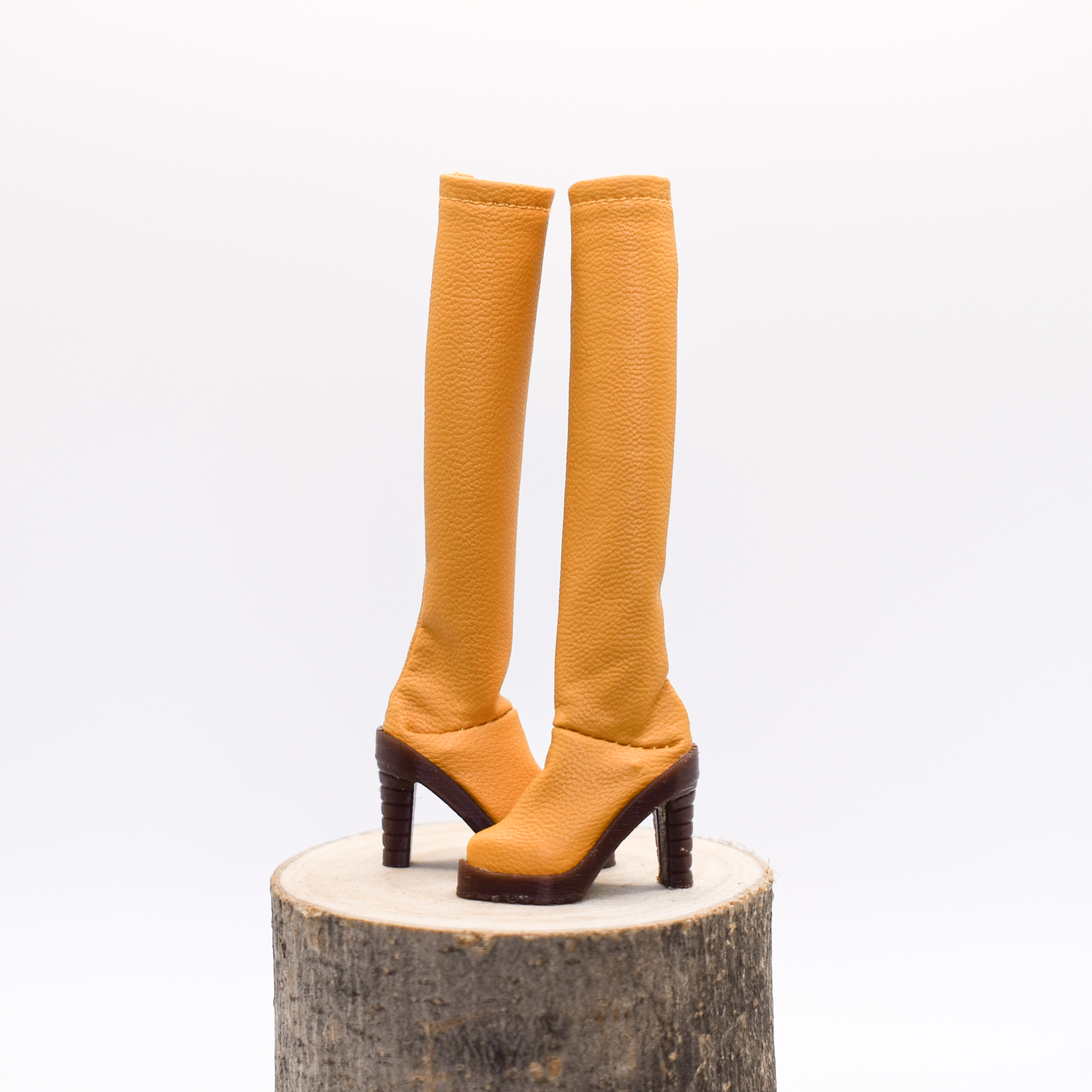 Bottes jaunes à talons hauts - Savane