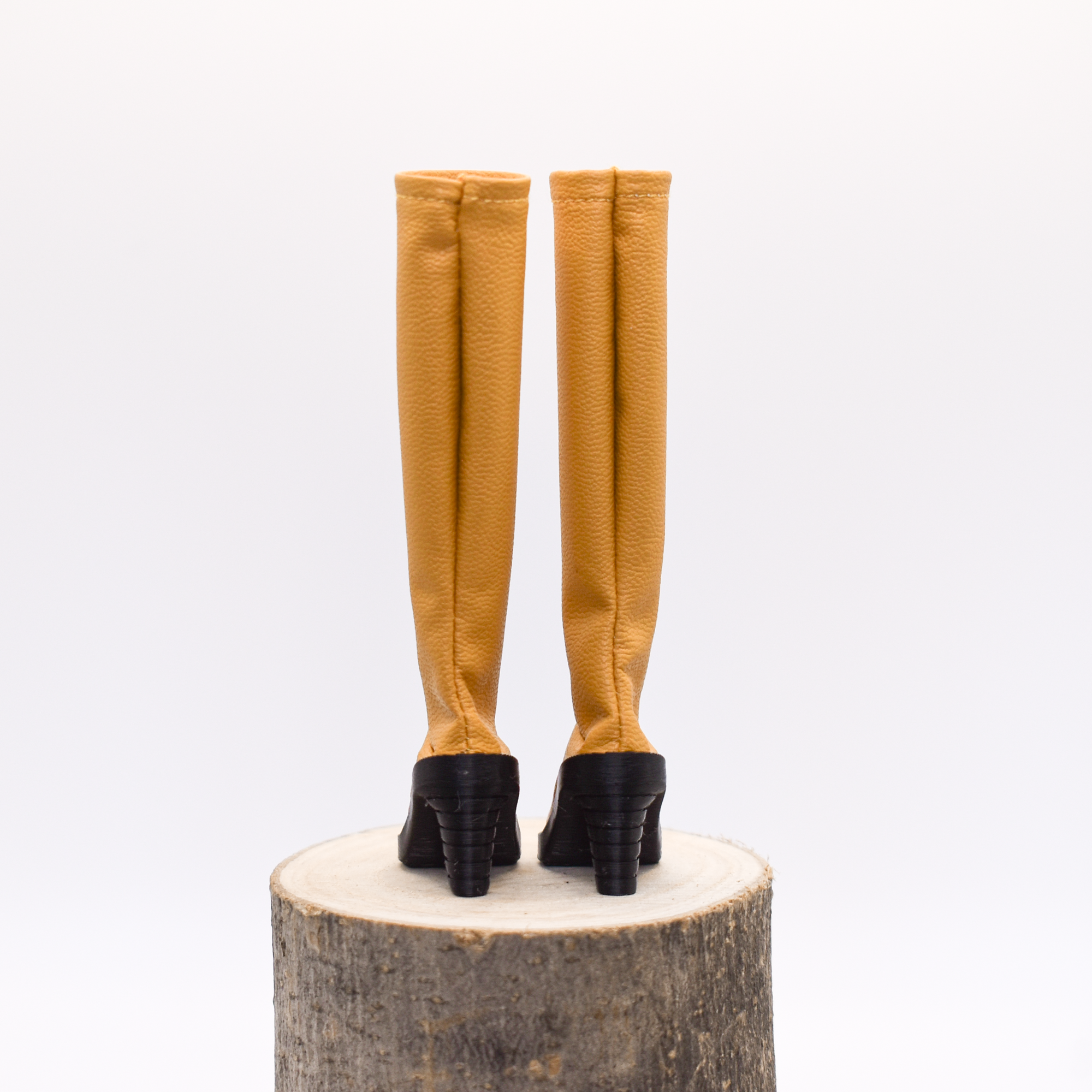 Bottes jaunes à talons hauts - Bourdon