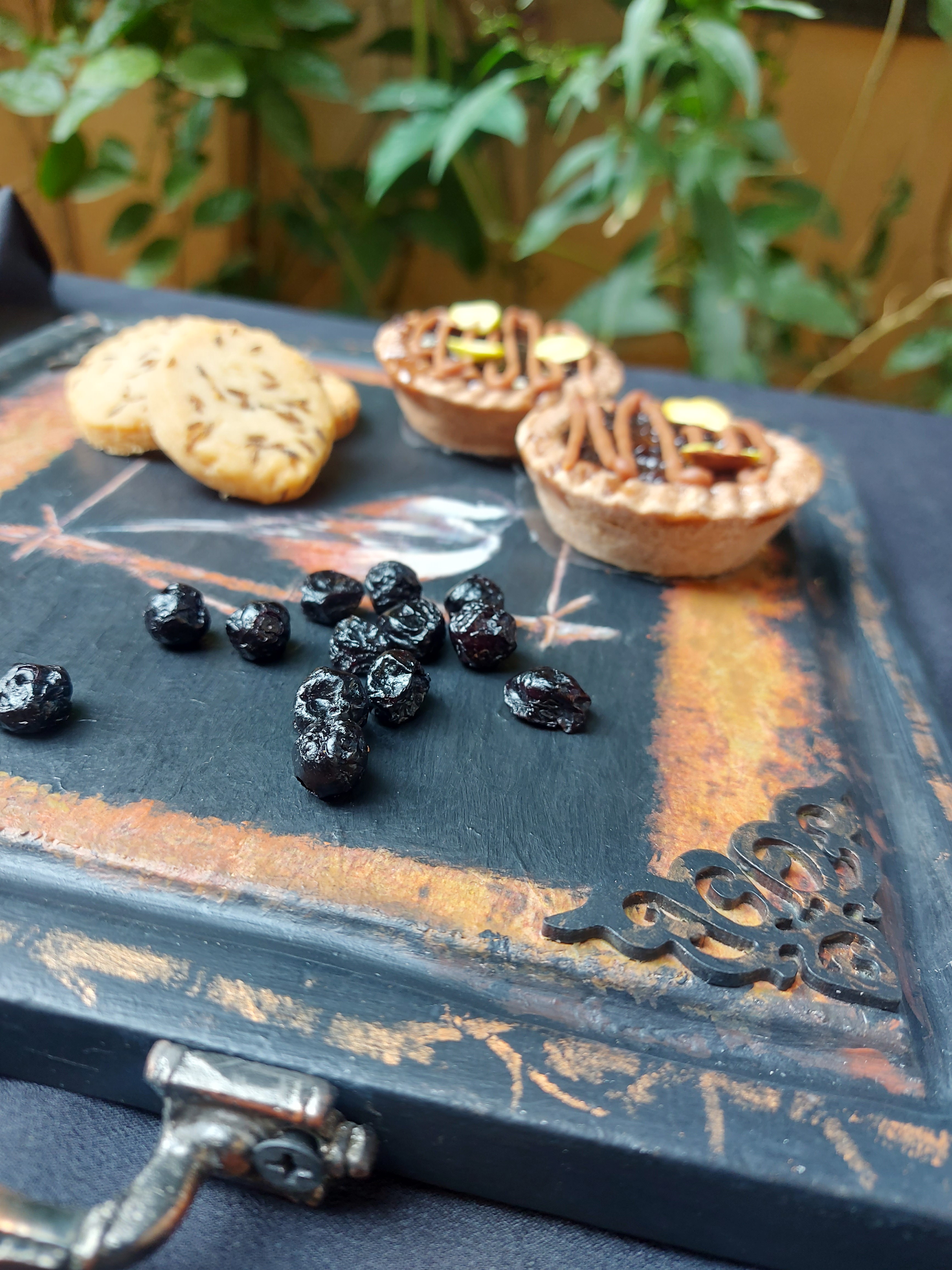 Midnight Perch Platter