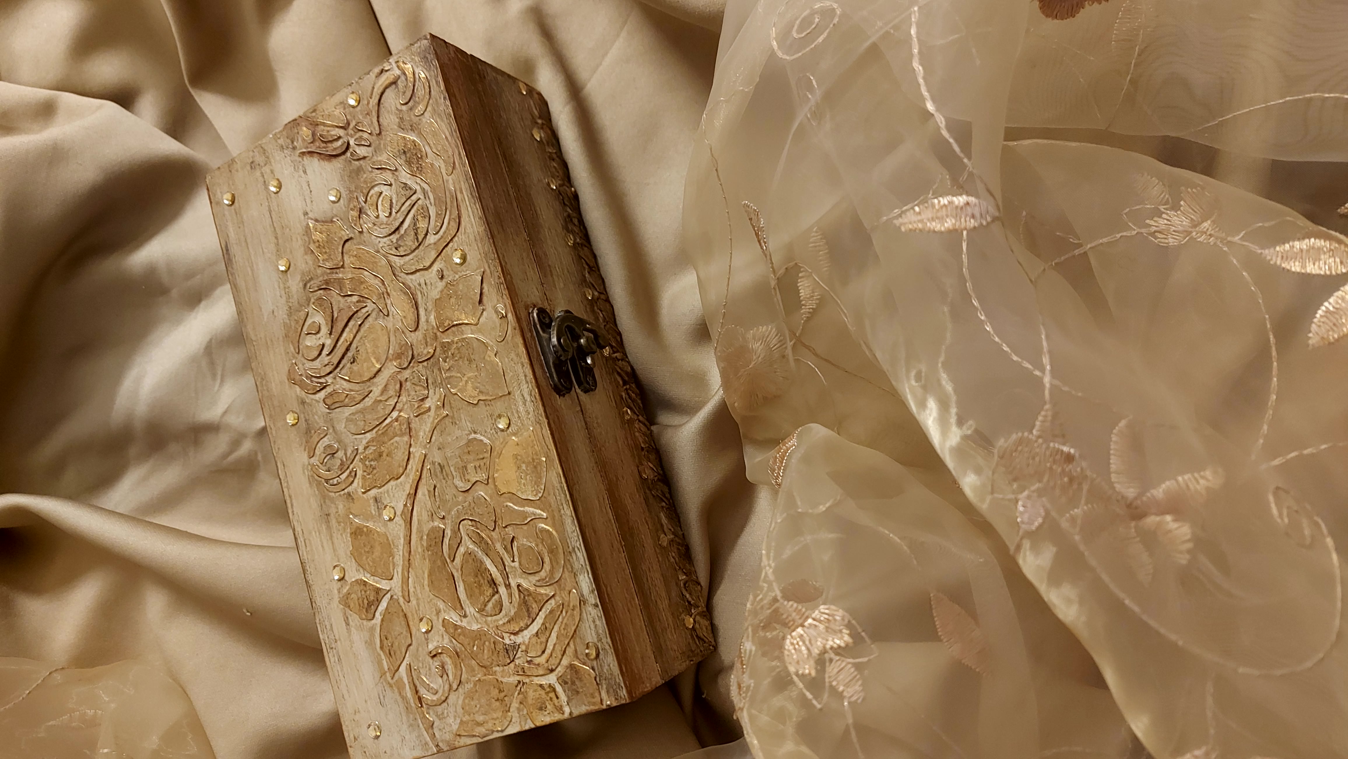 Naqsh-e-Gul Relief Box