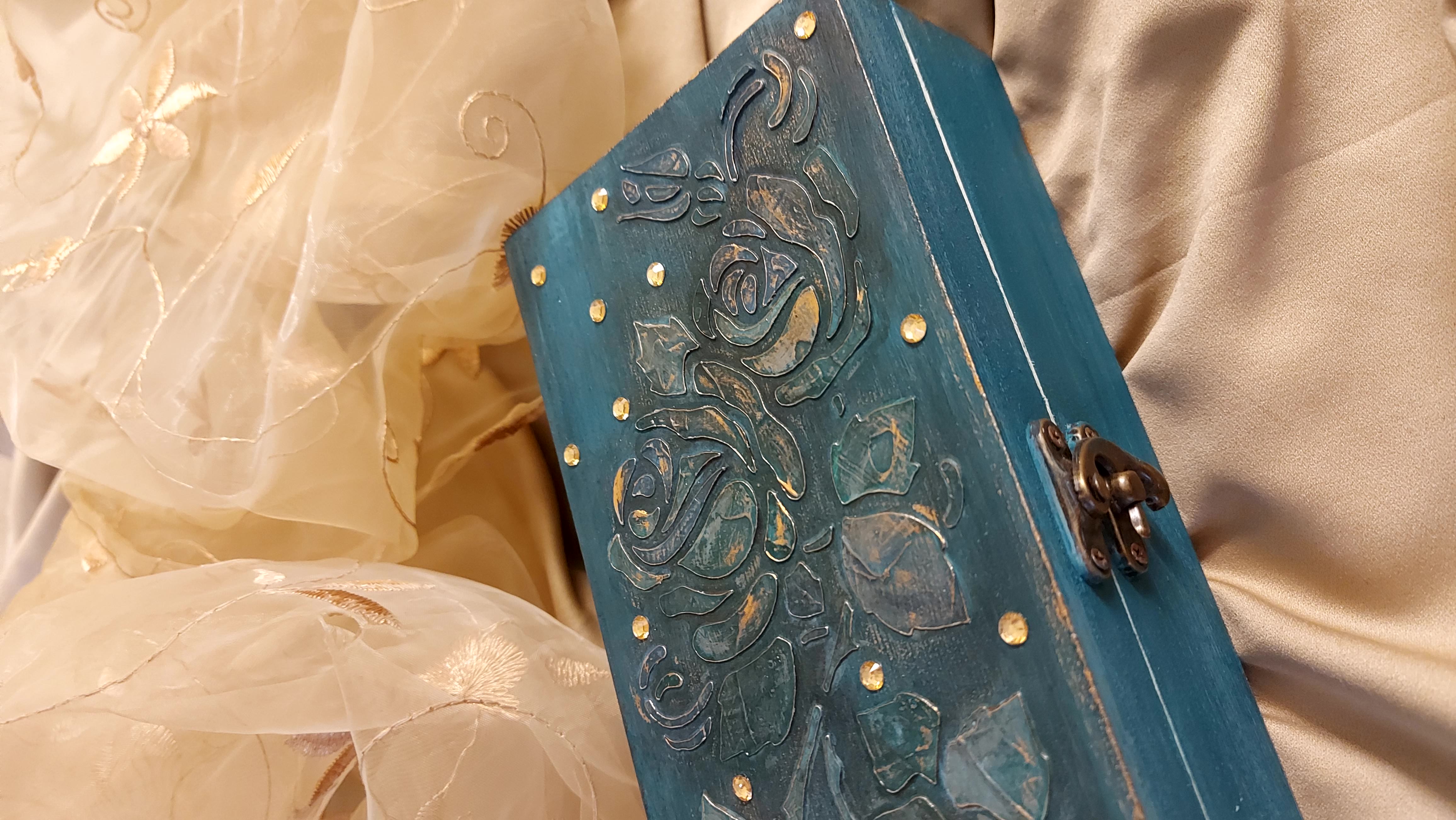 Naqsh-e-Gul Relief Box