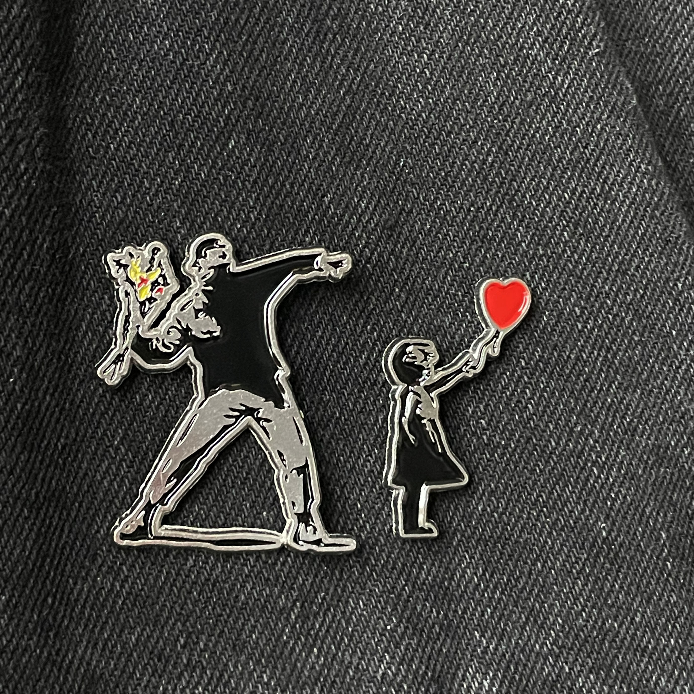 Metalinis pin ženklelis "Girl with balloon"