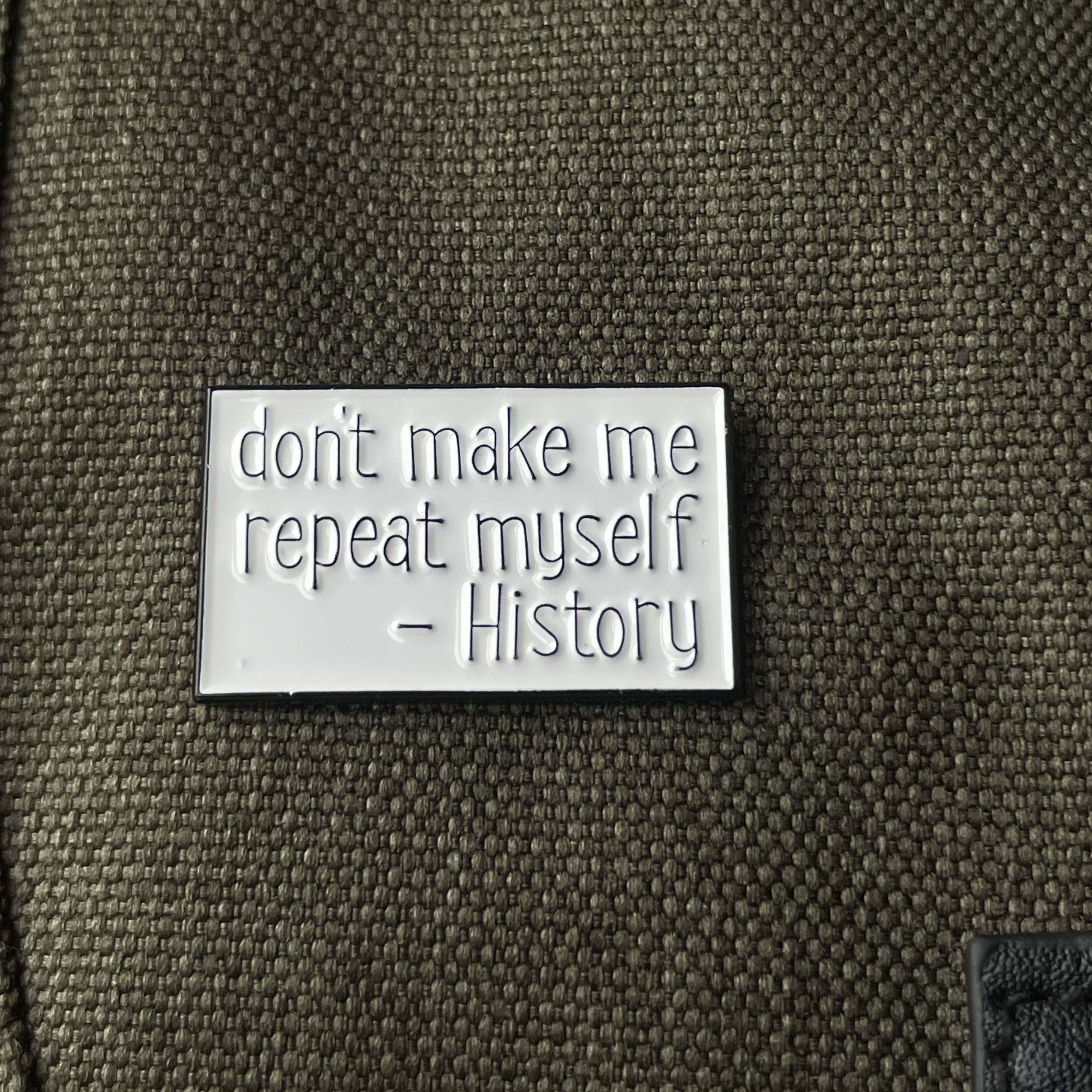 Metalinis pin ženklelis "History"