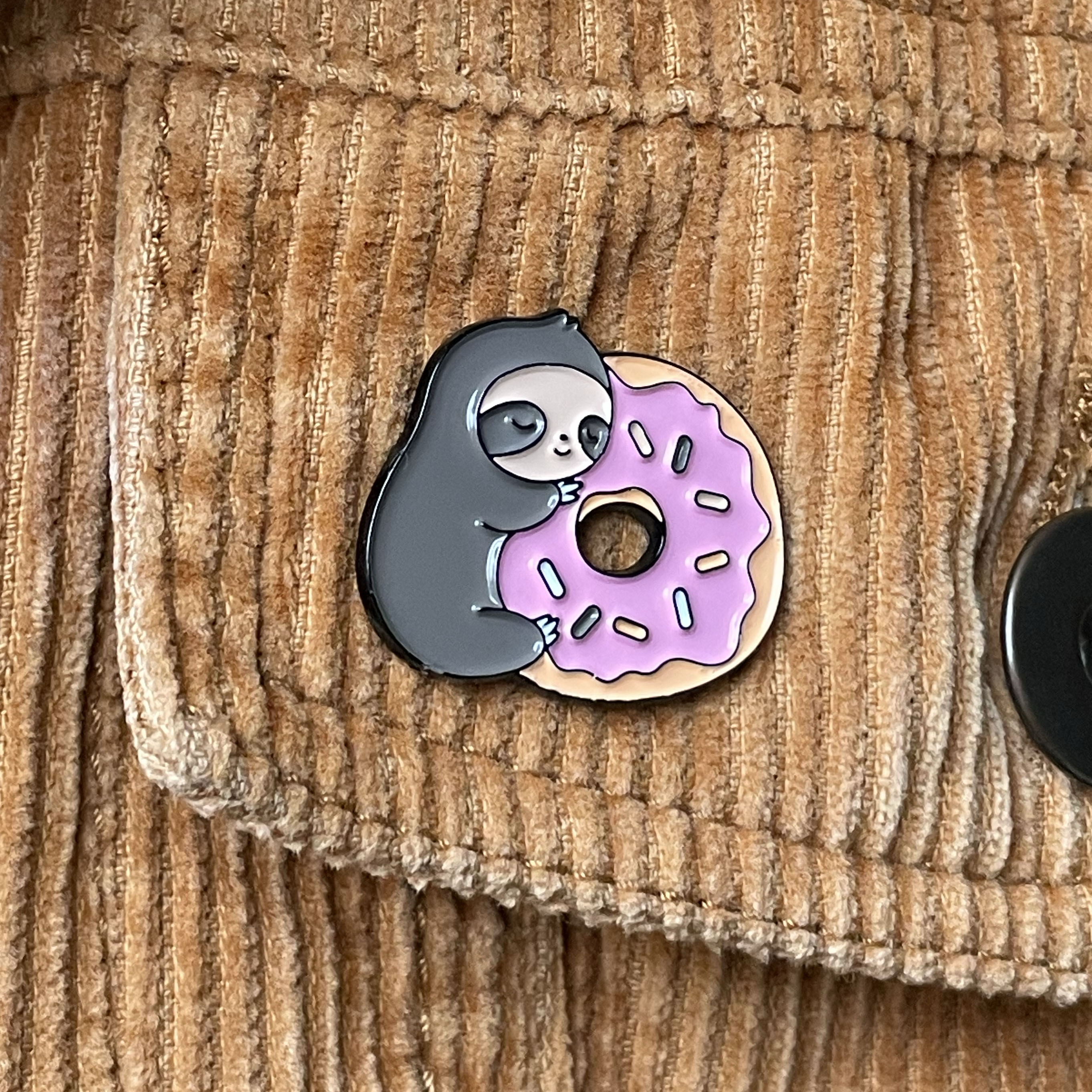 Metalinis pin ženklelis "Sloth"