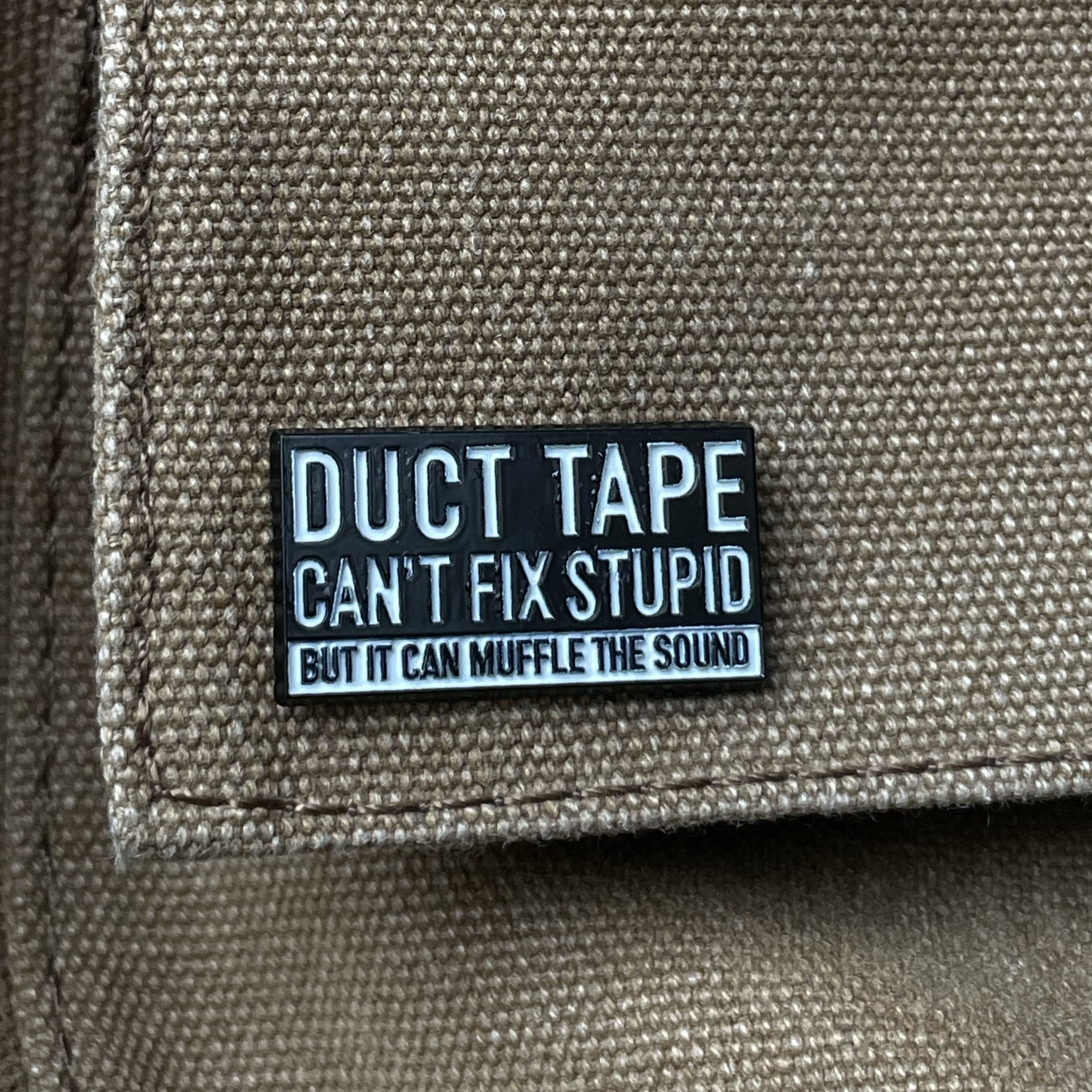 Metalinis pin ženklelis "Duct tape"