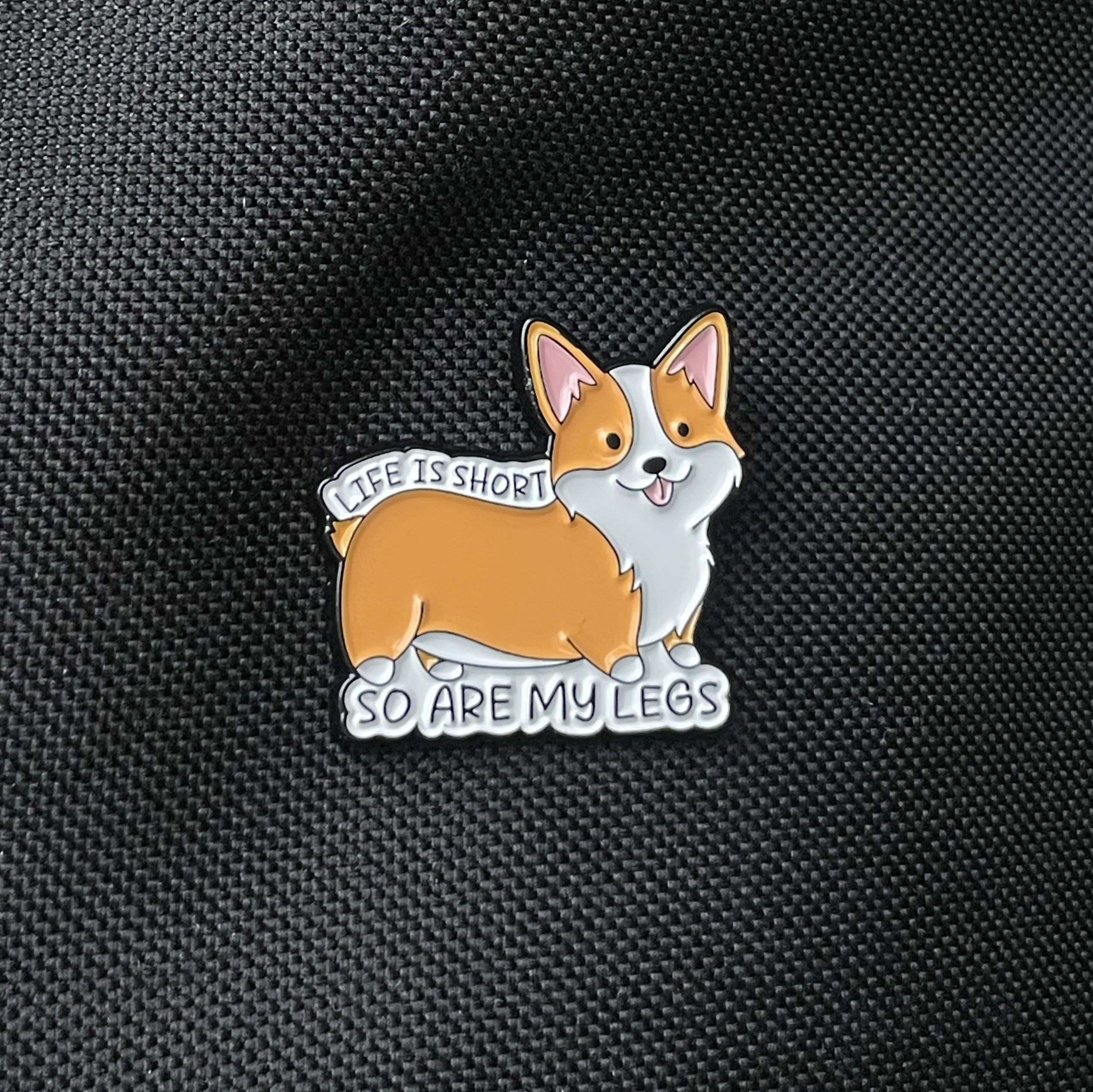 Metalinis pin ženklelis "Short legs"