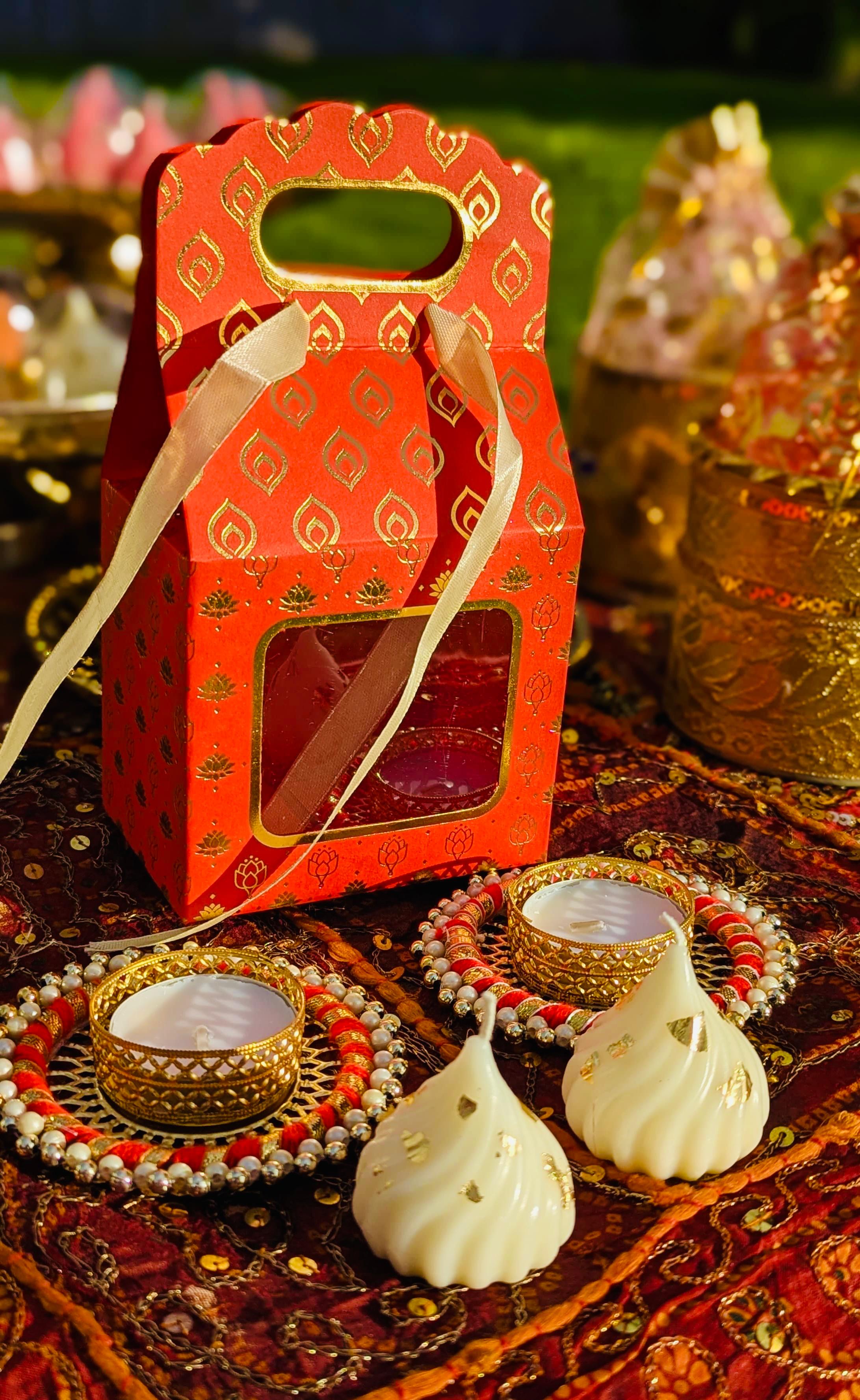 Festive mini gift box