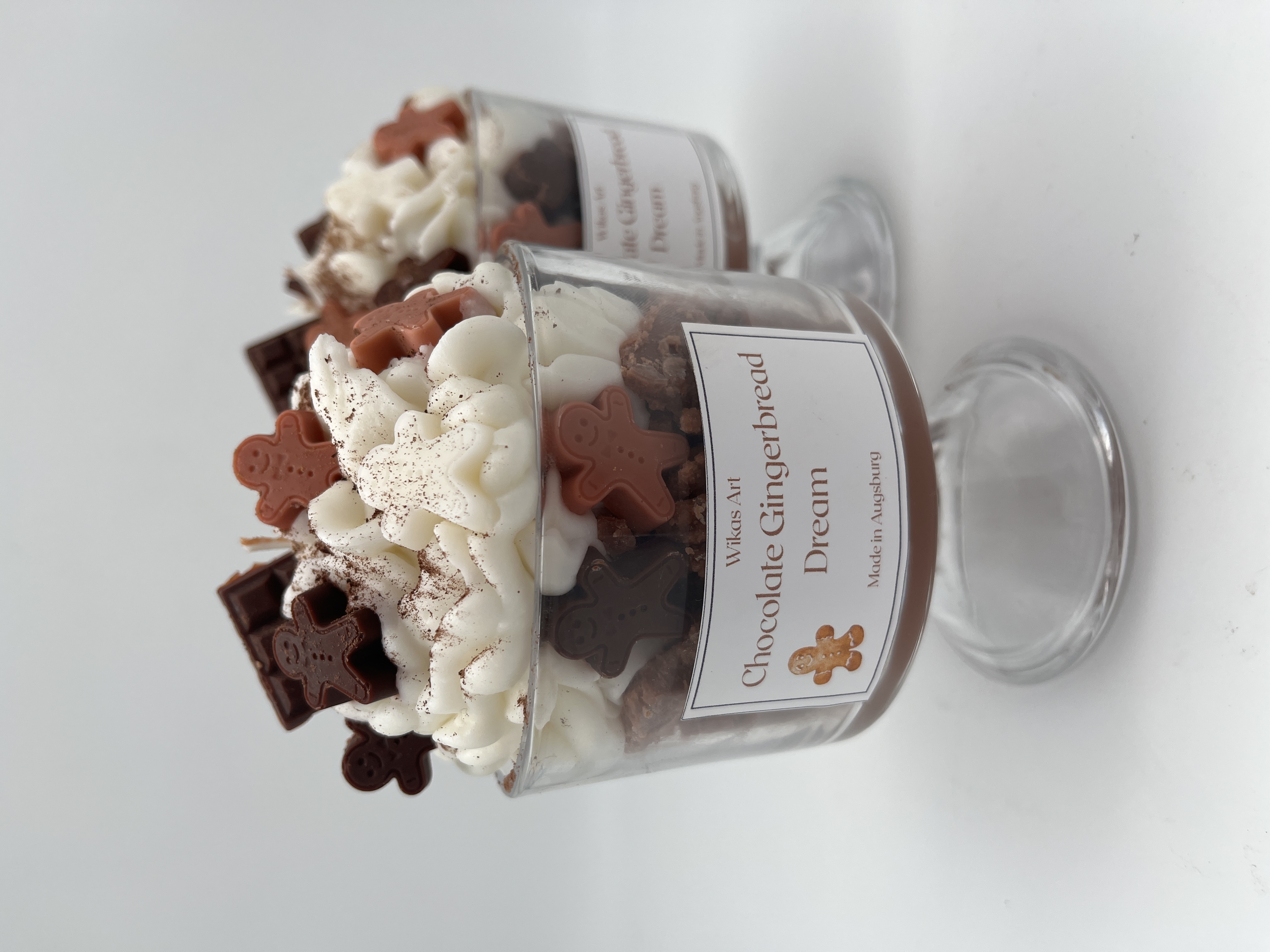 𝐶ℎ𝑜𝑐𝑜𝑙𝑎𝑡𝑒 𝐺𝑖𝑛𝑔𝑒𝑟𝑏𝑟𝑒𝑎𝑑 𝐷𝑟𝑒𝑎𝑚