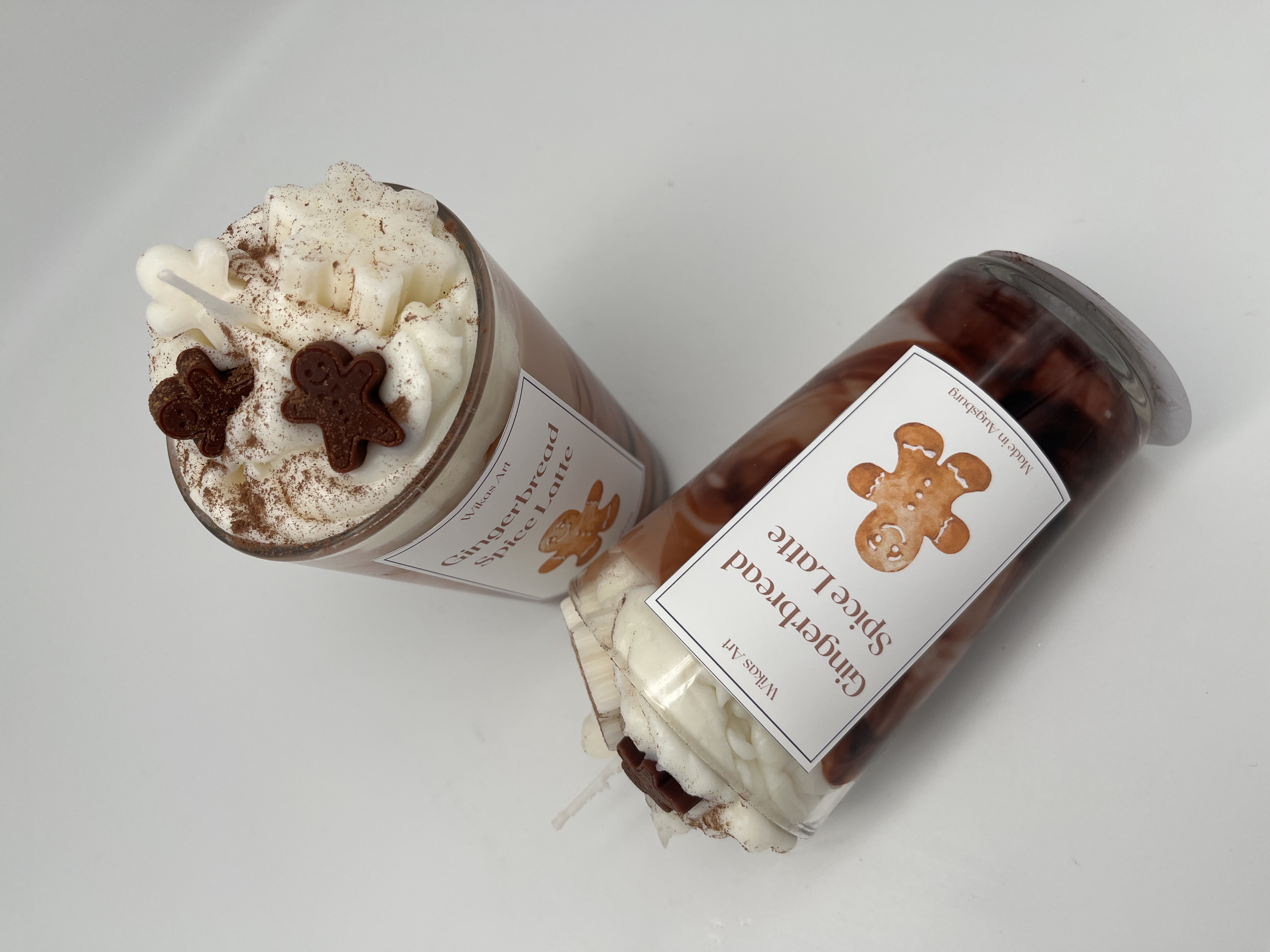 𝐺𝑖𝑛𝑔𝑒𝑟𝑏𝑟𝑒𝑎𝑑 𝑆𝑝𝑖𝑐𝑒 𝐿𝑎𝑡𝑡𝑒