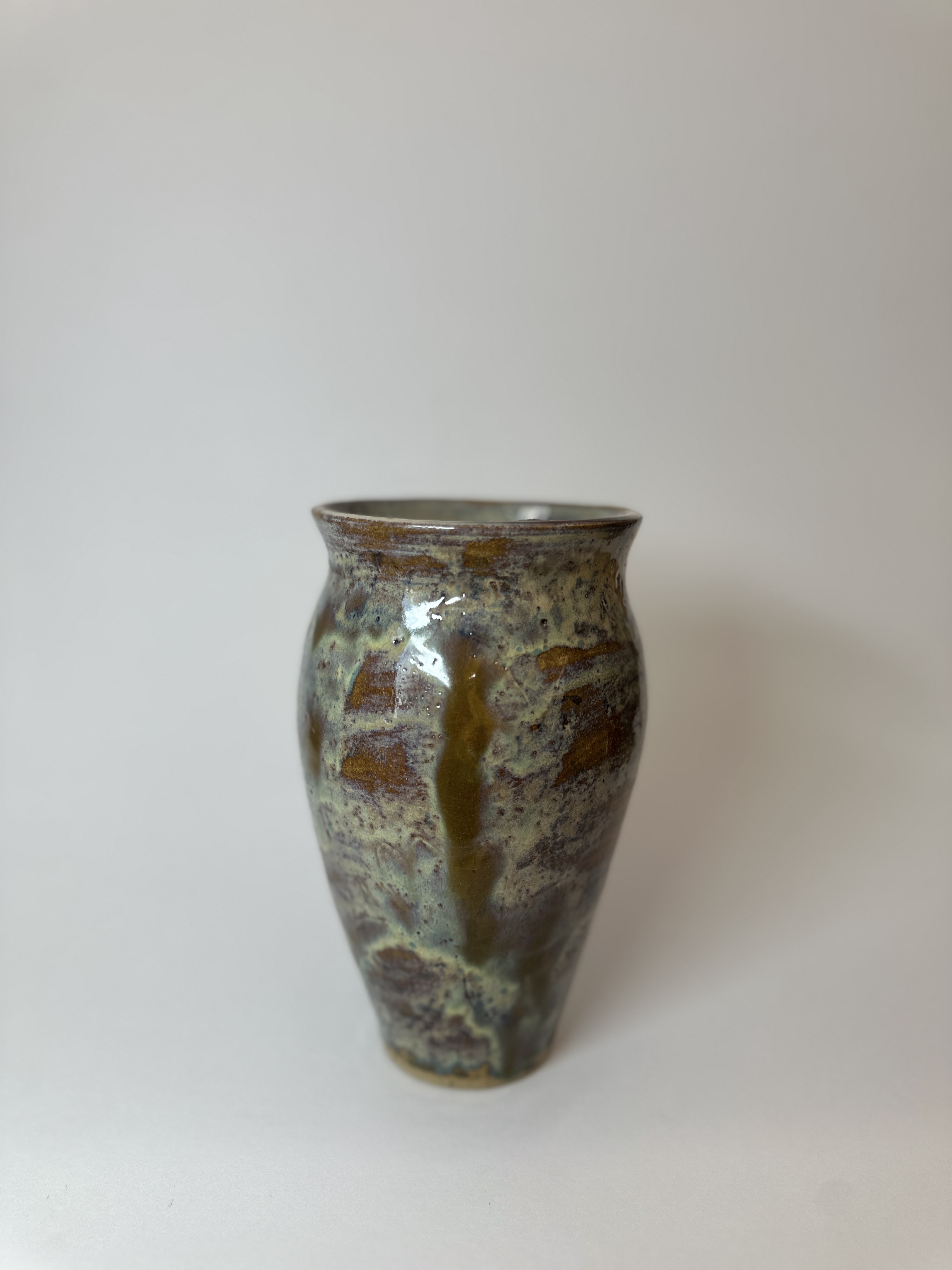 Crystalline ceramic vase