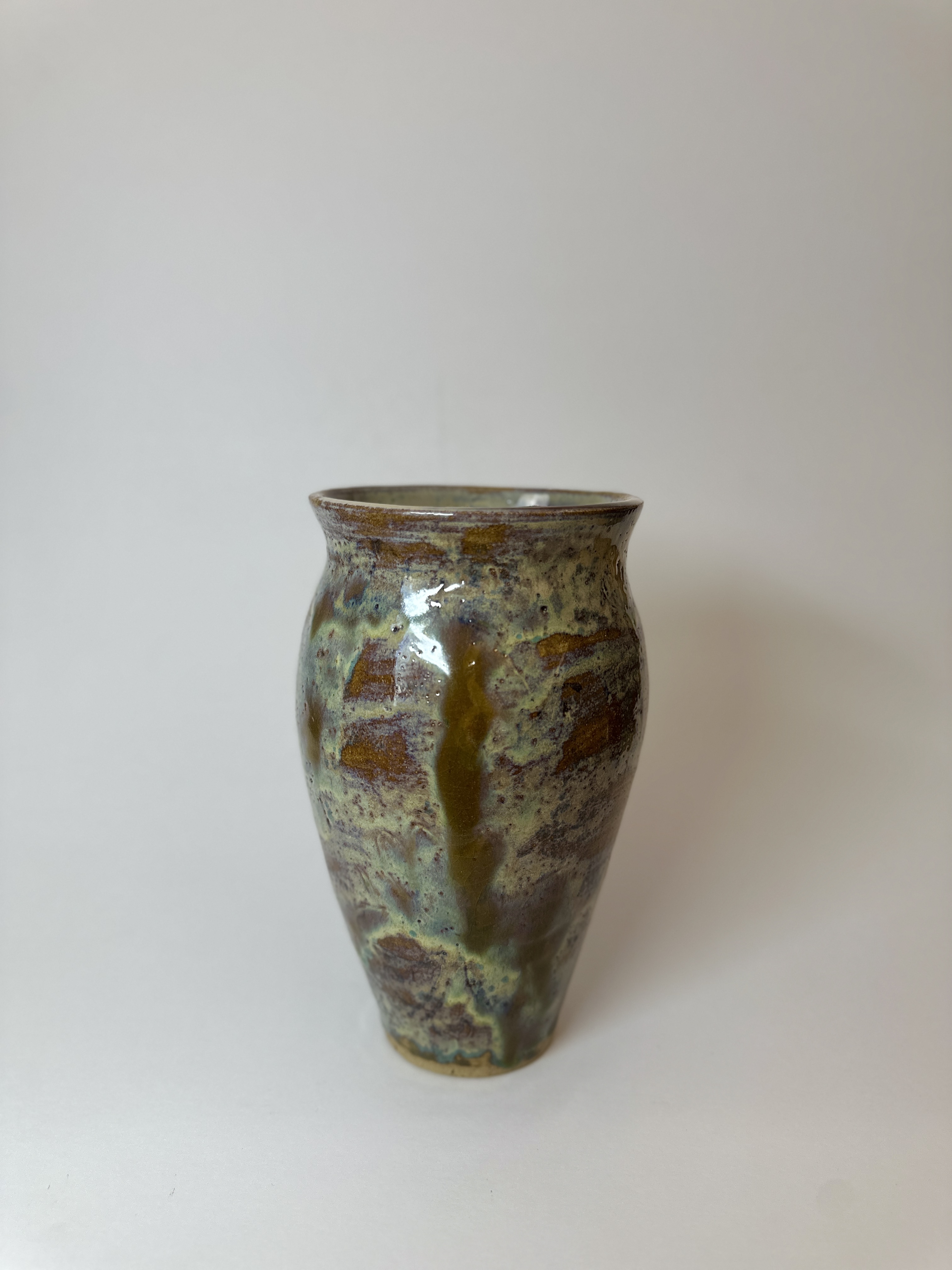 Crystalline ceramic vase