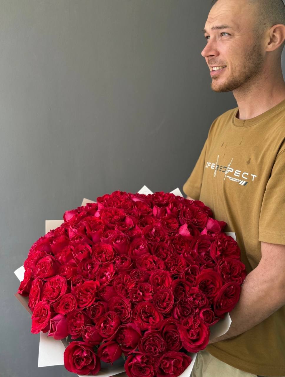 101 Red O’Hara Roses