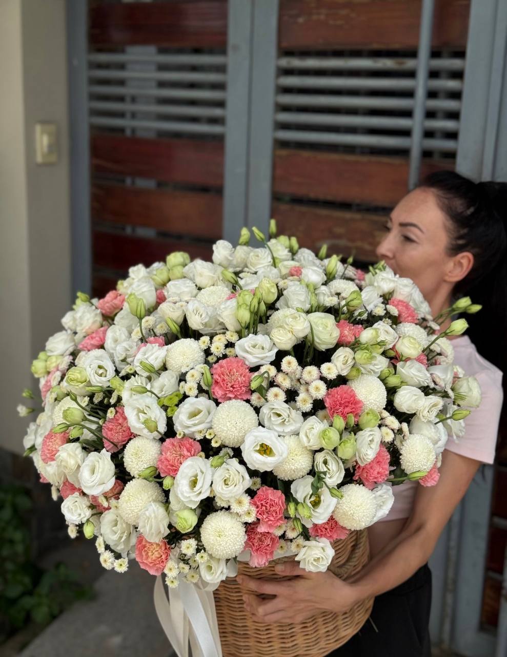 White Dance in a Basket (009)