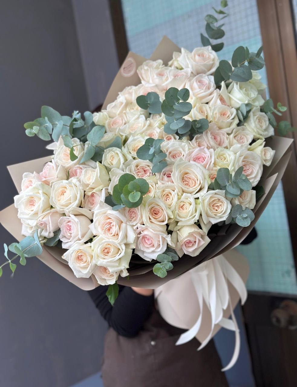 65 Roses “Ohara White” (097)