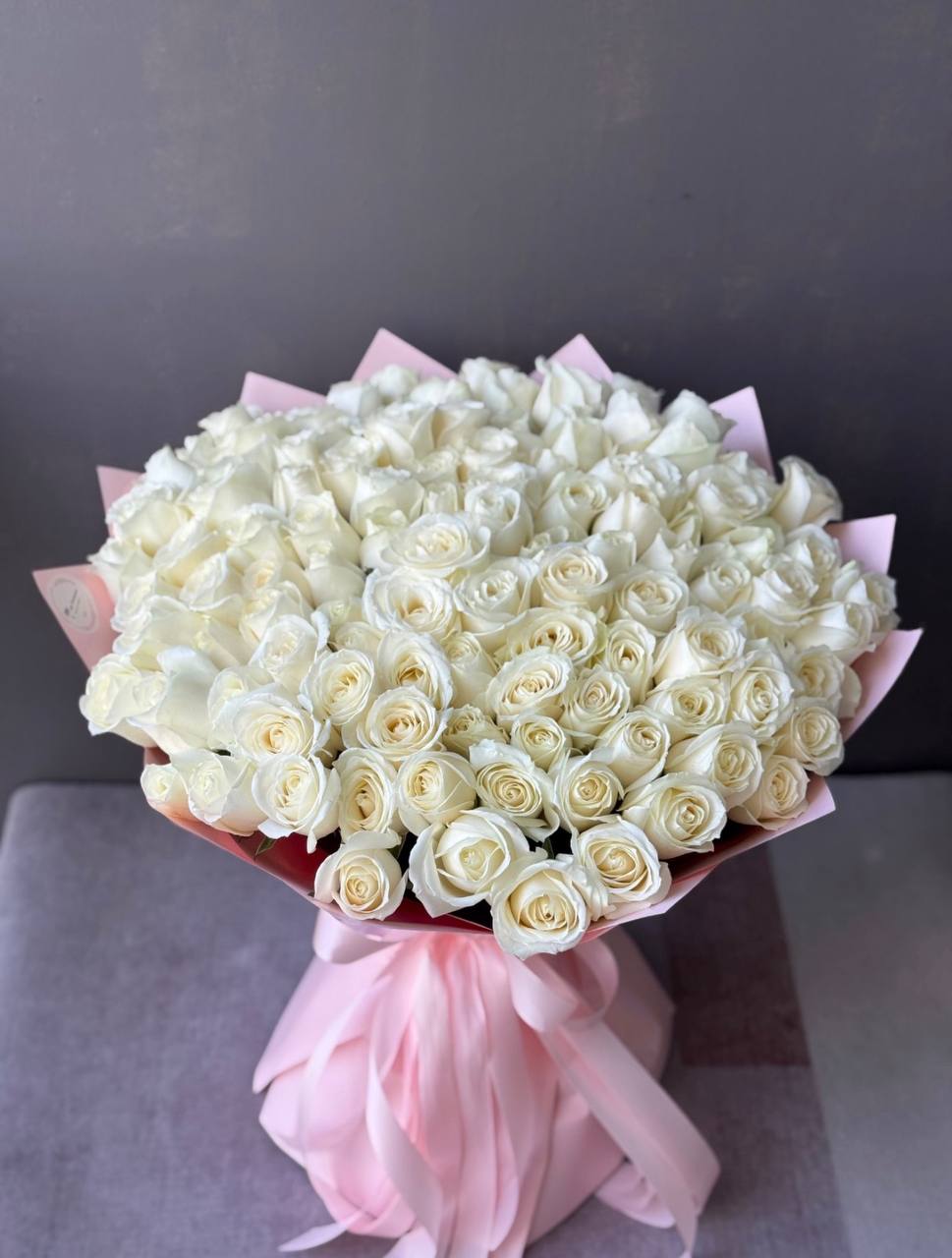 101 White Roses