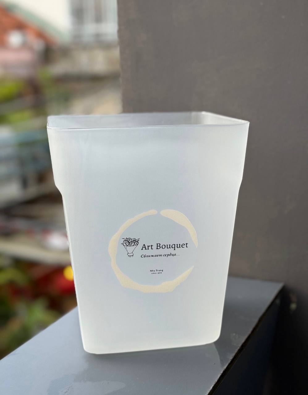 Plastic Vase – Large (063)