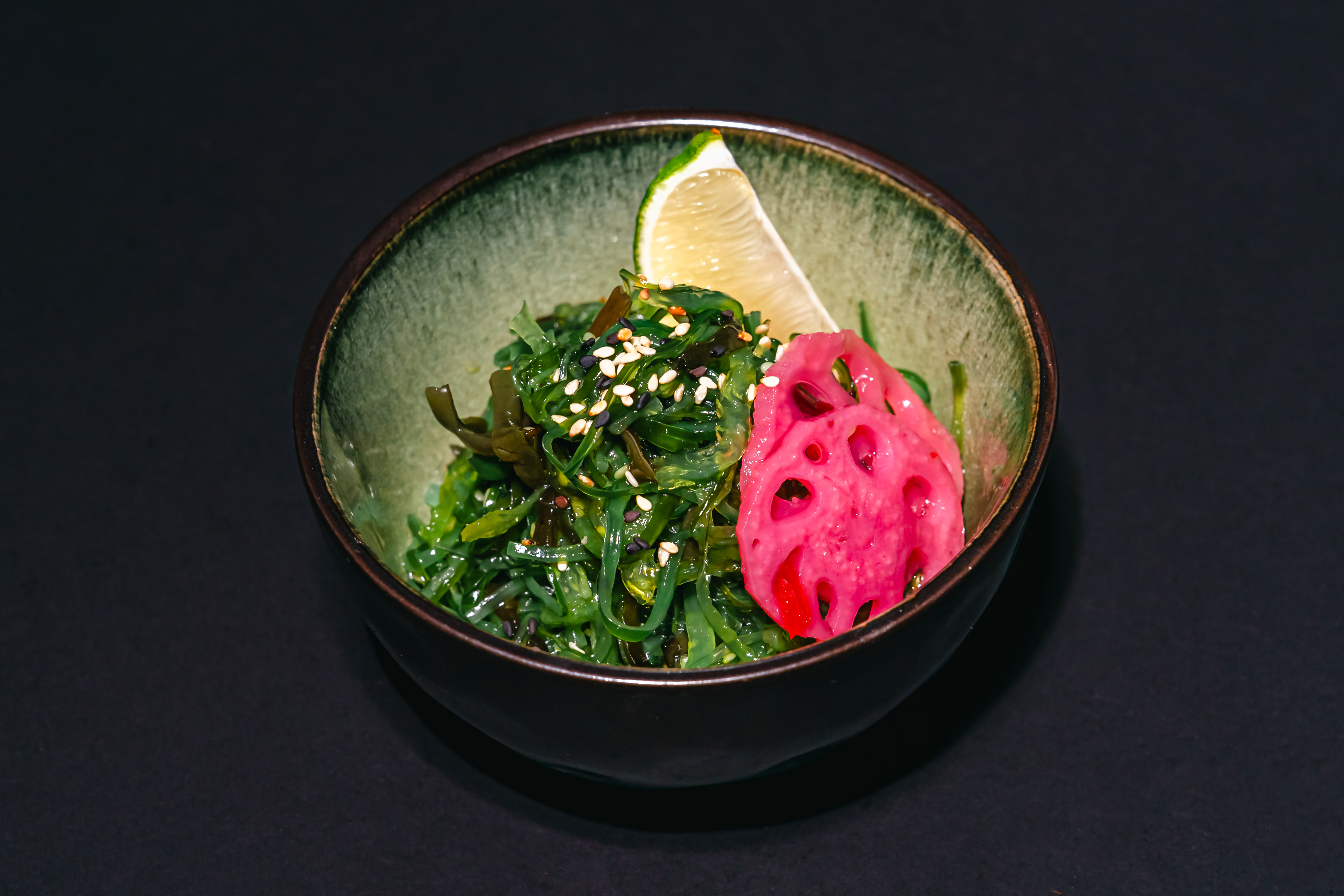    Wakame jūros dumblių salotos