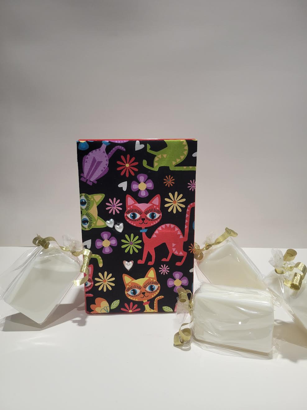 Red Thin Cat Gift Set