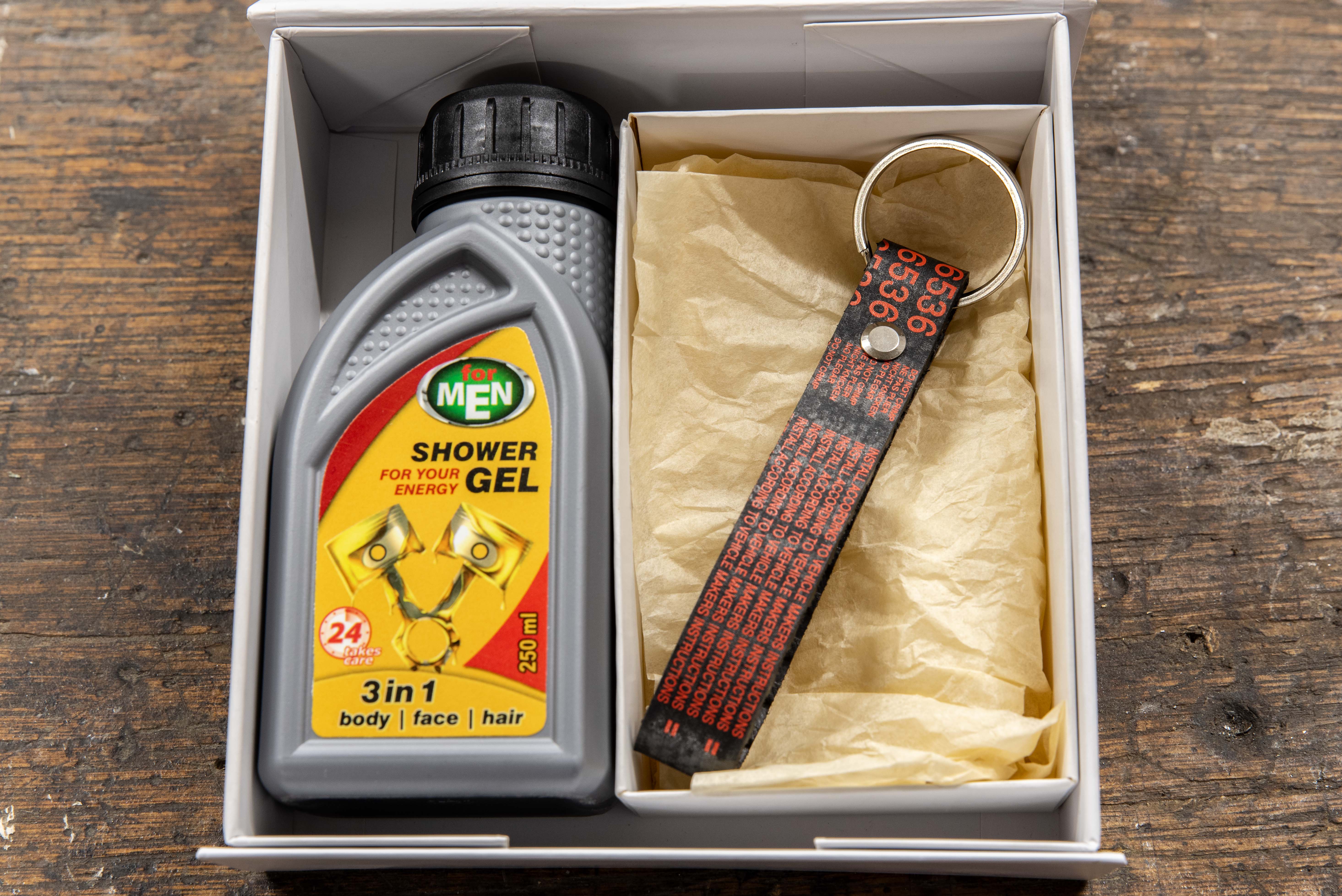 Keychain and Shower Gel Gift Set