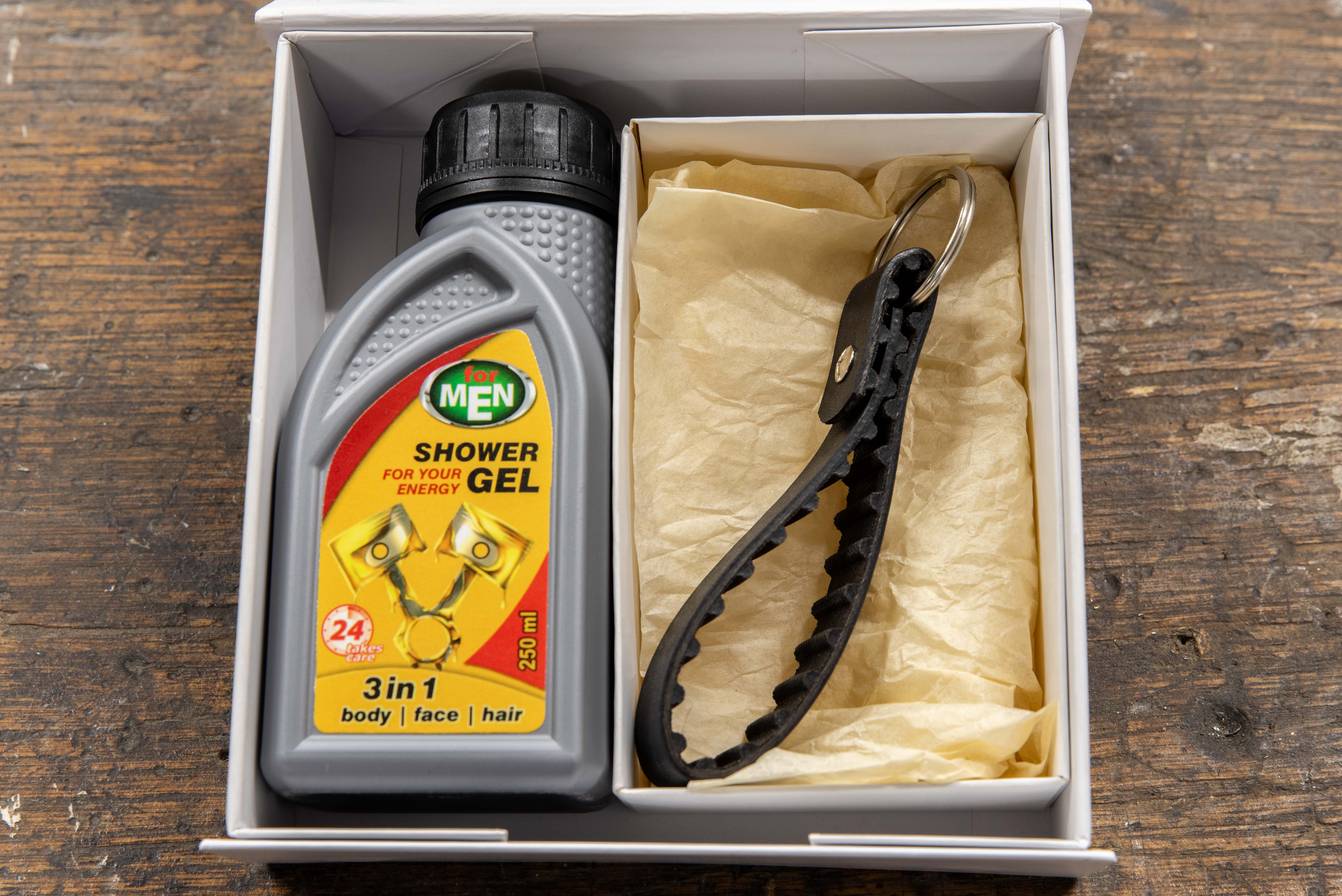Keychain and Shower Gel Gift Set