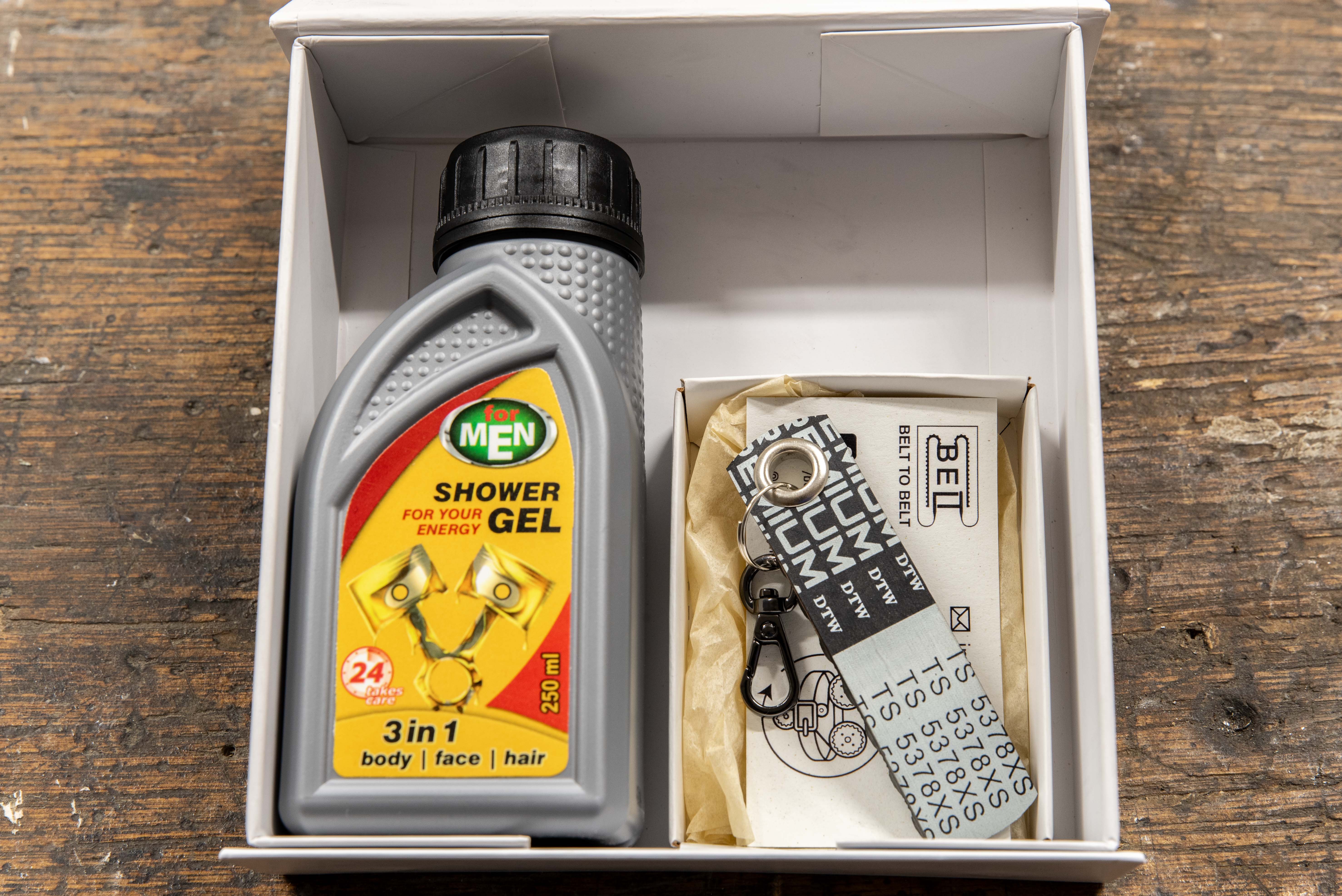 Keychain and Shower Gel Gift Set