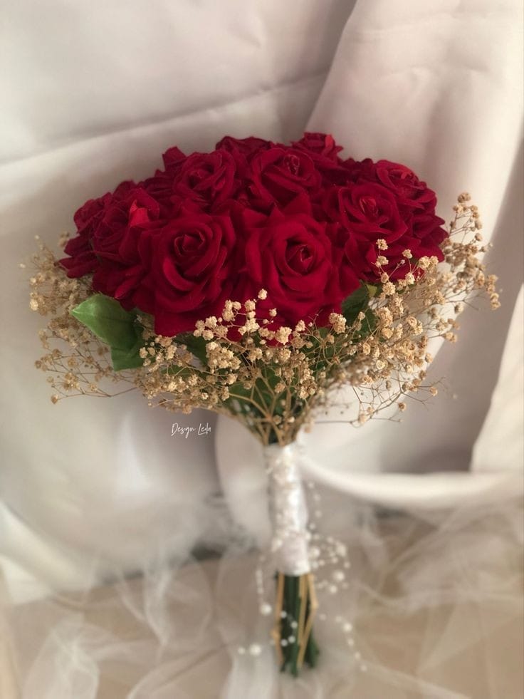 ورد صناعي وطبيعي