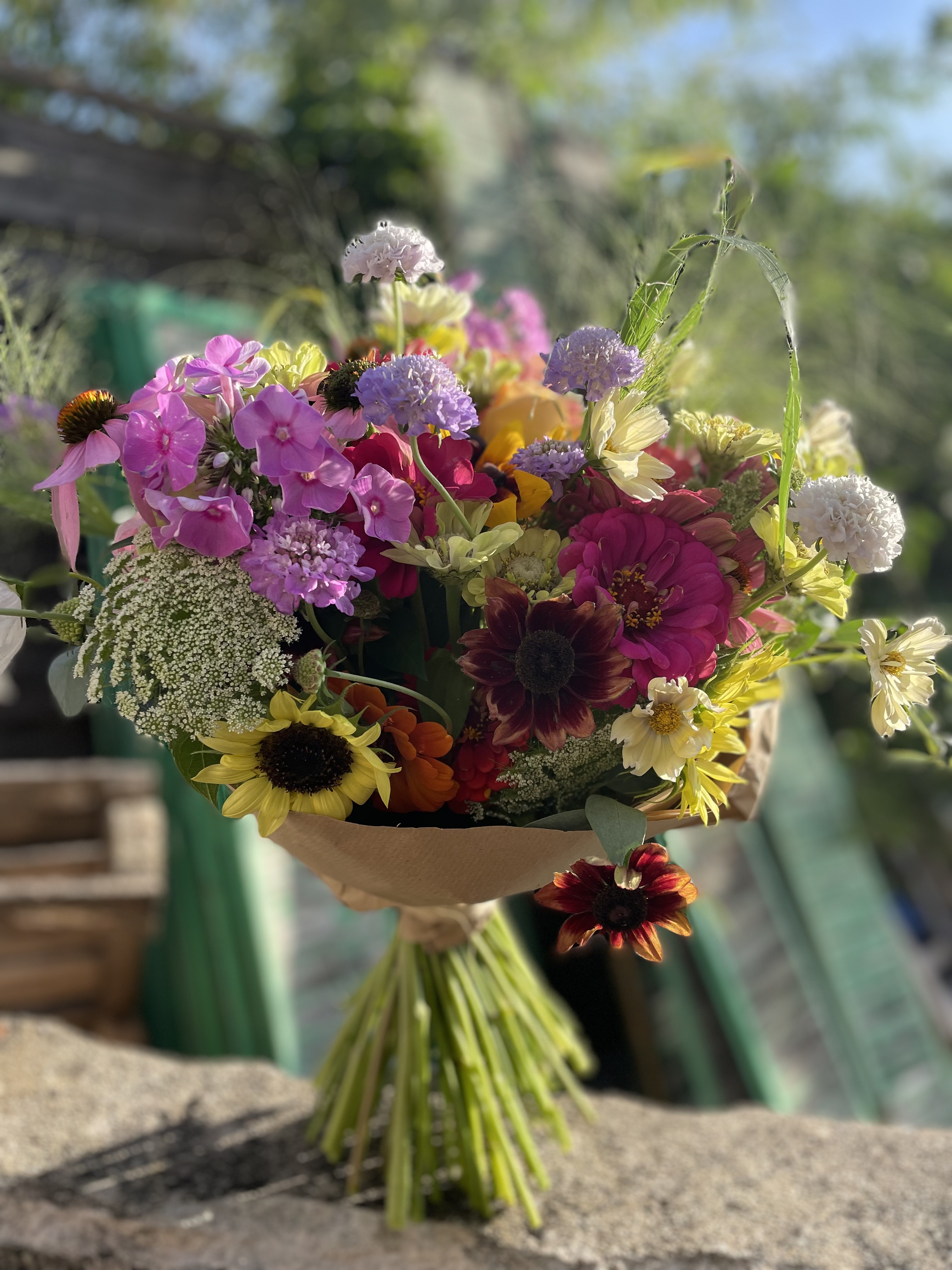 Carte cadeau pour un bouquet de fleurs fraîches à partir de 30€ (d'avril à octobre 2026)