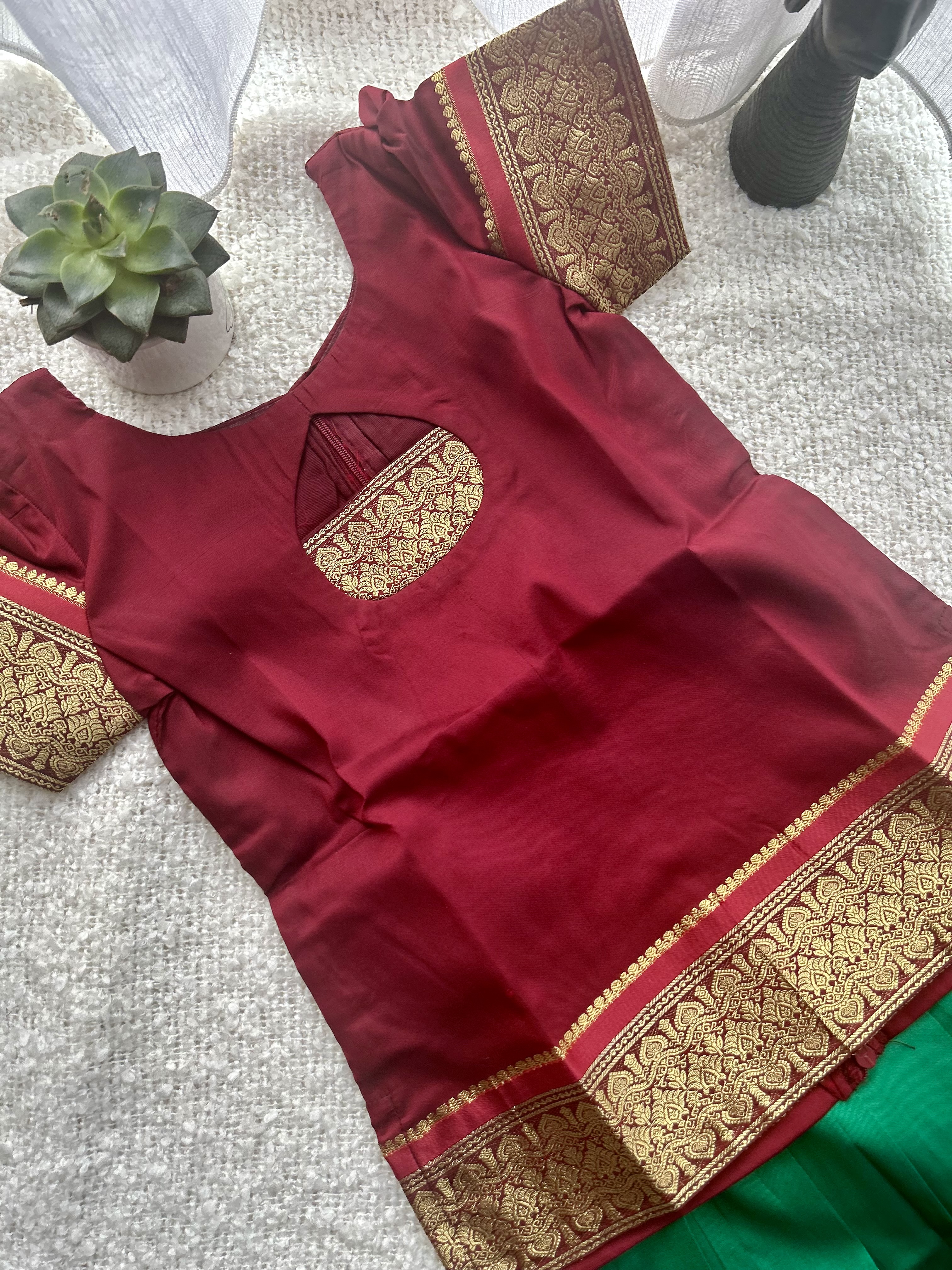 Premium Pattupavadai