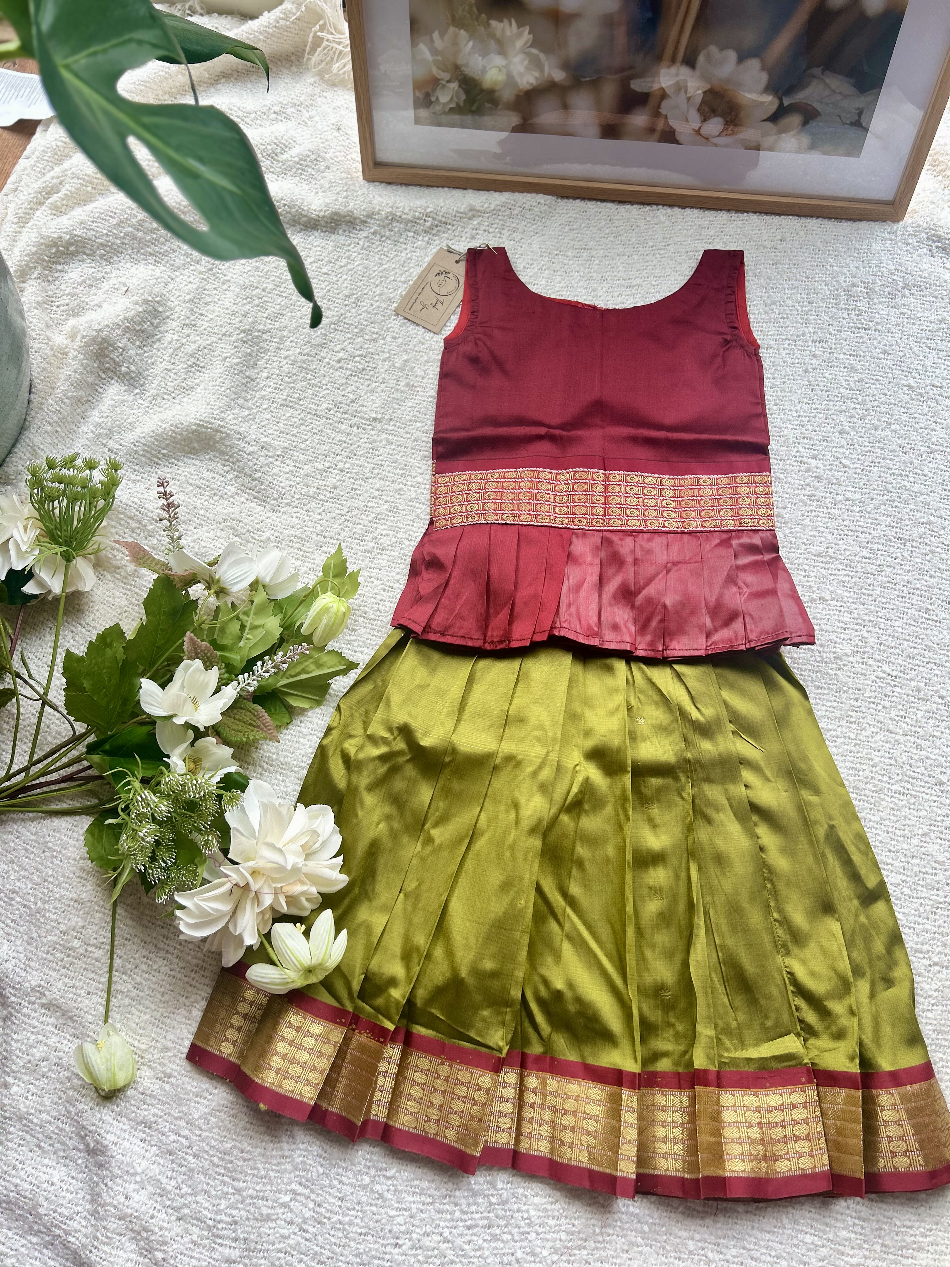 Traditional Premium Pattupavadai