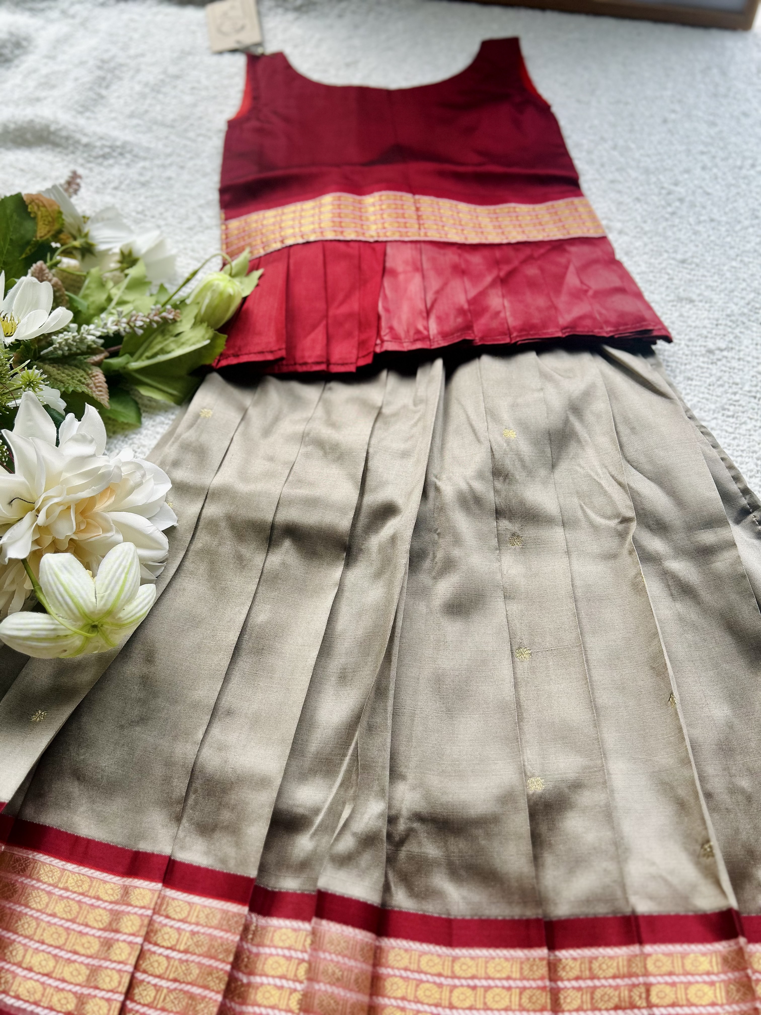 Premium Pattupavadai