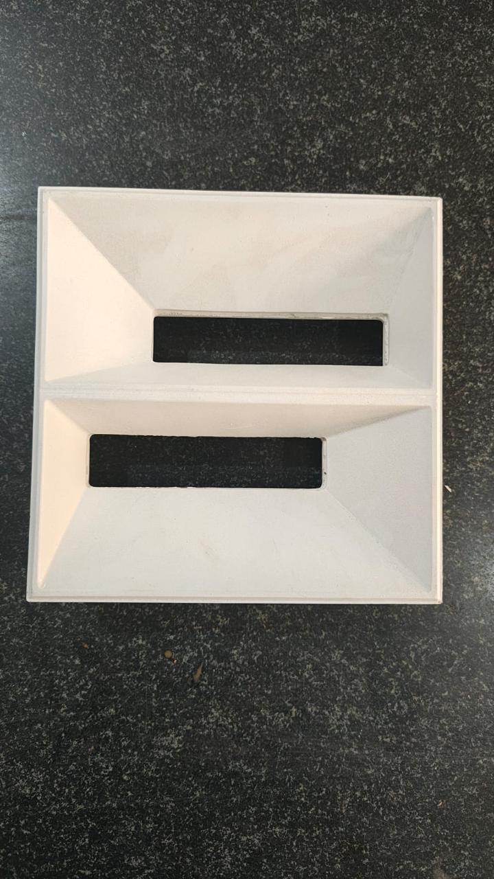 Wall-mounted bookshelf