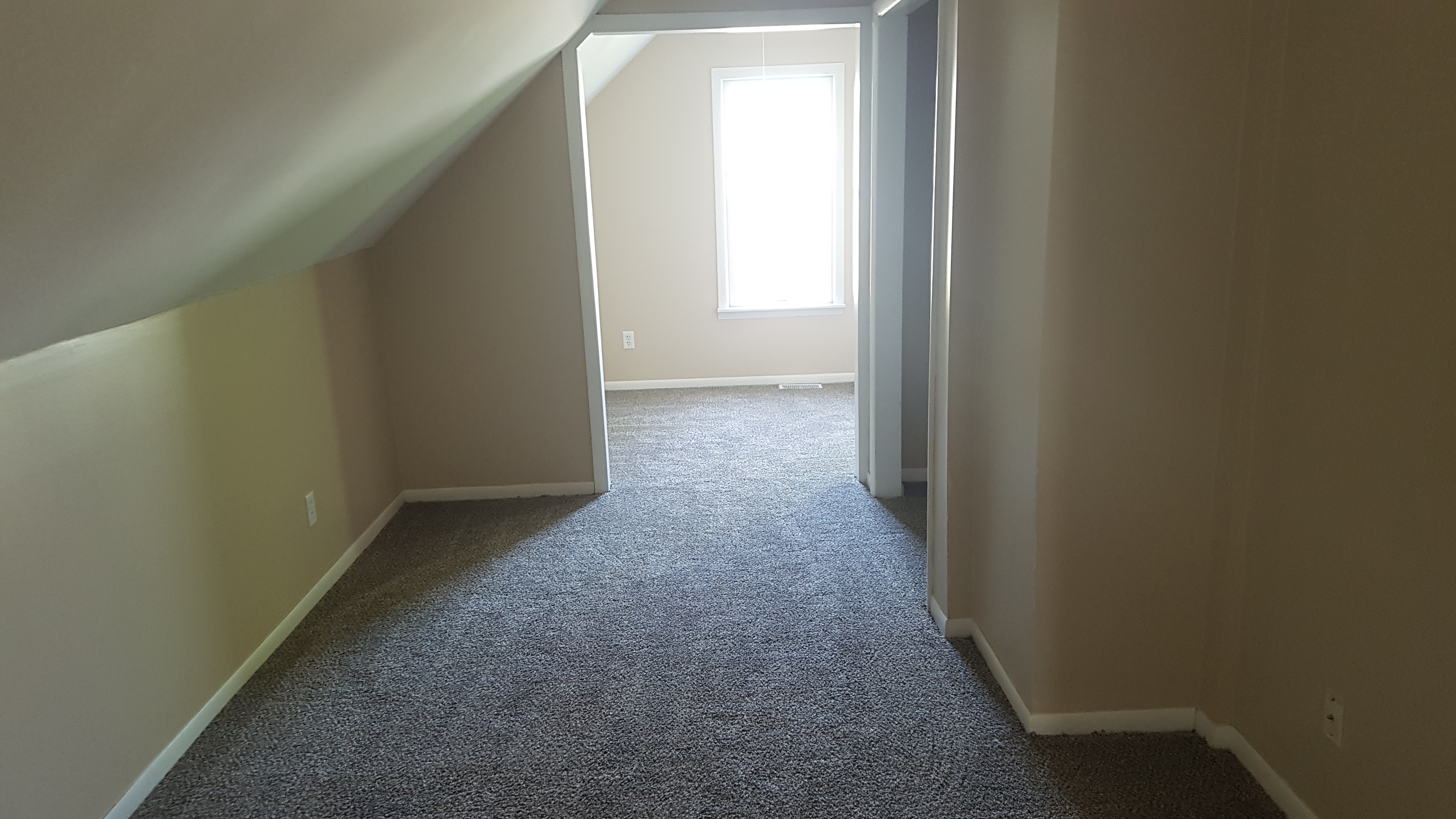 Large Private Room for up to 3 (B5)