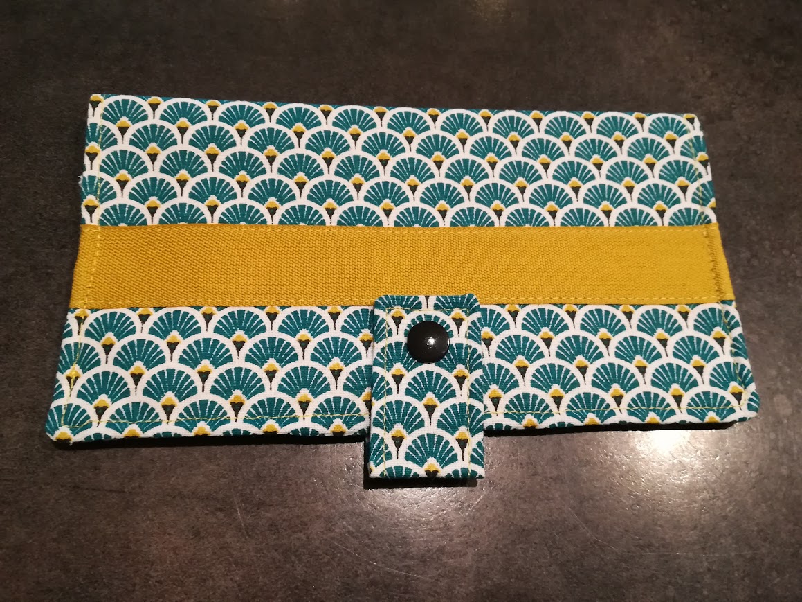 Porte chéquier / porte cartes tissu coton éventails vert émeraude et ocre, cadeau pour elle