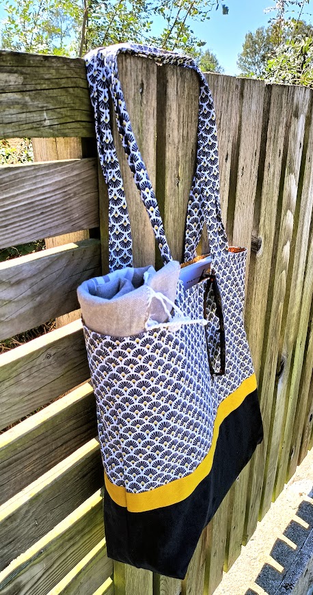 Sac tissu, Tote bag, sac de plage, fourre tout, cabas, tissu coton palmiers et suédine noire.