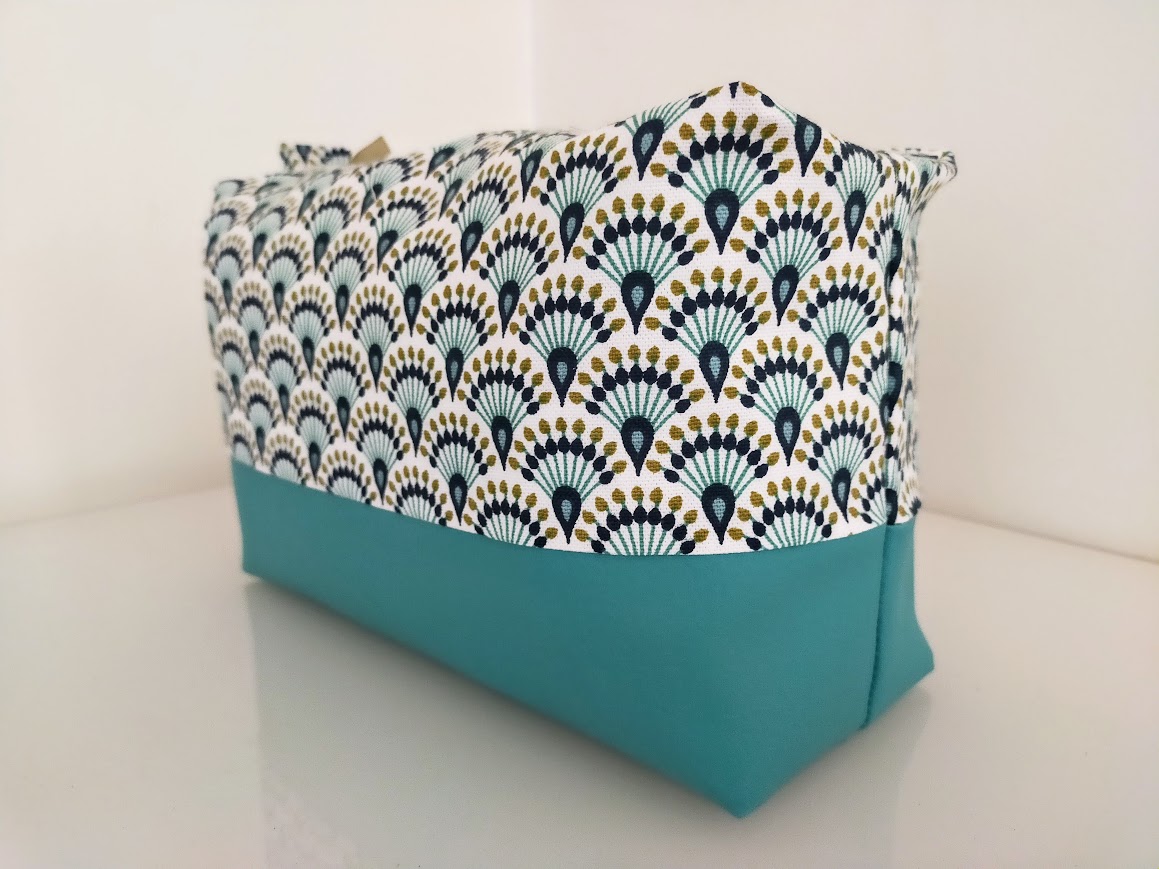 Très grande trousse de toilette,  pour homme, femme tissu et simili cuir cadeau pour elle et lui