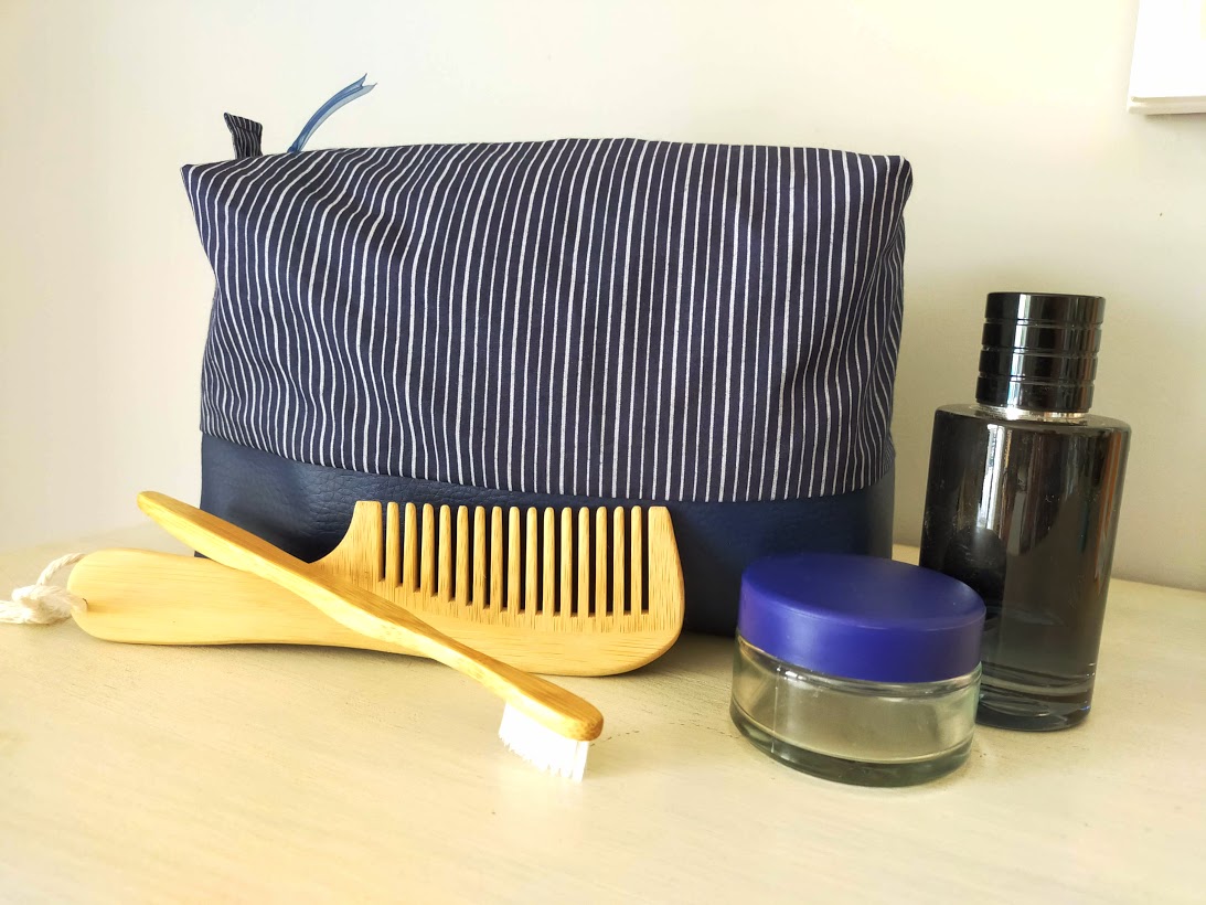 Très grande trousse de toilette pour homme ou femme, tissu rayé marine et simili cuir bleu marine, cadeau pour lui comme pour elle