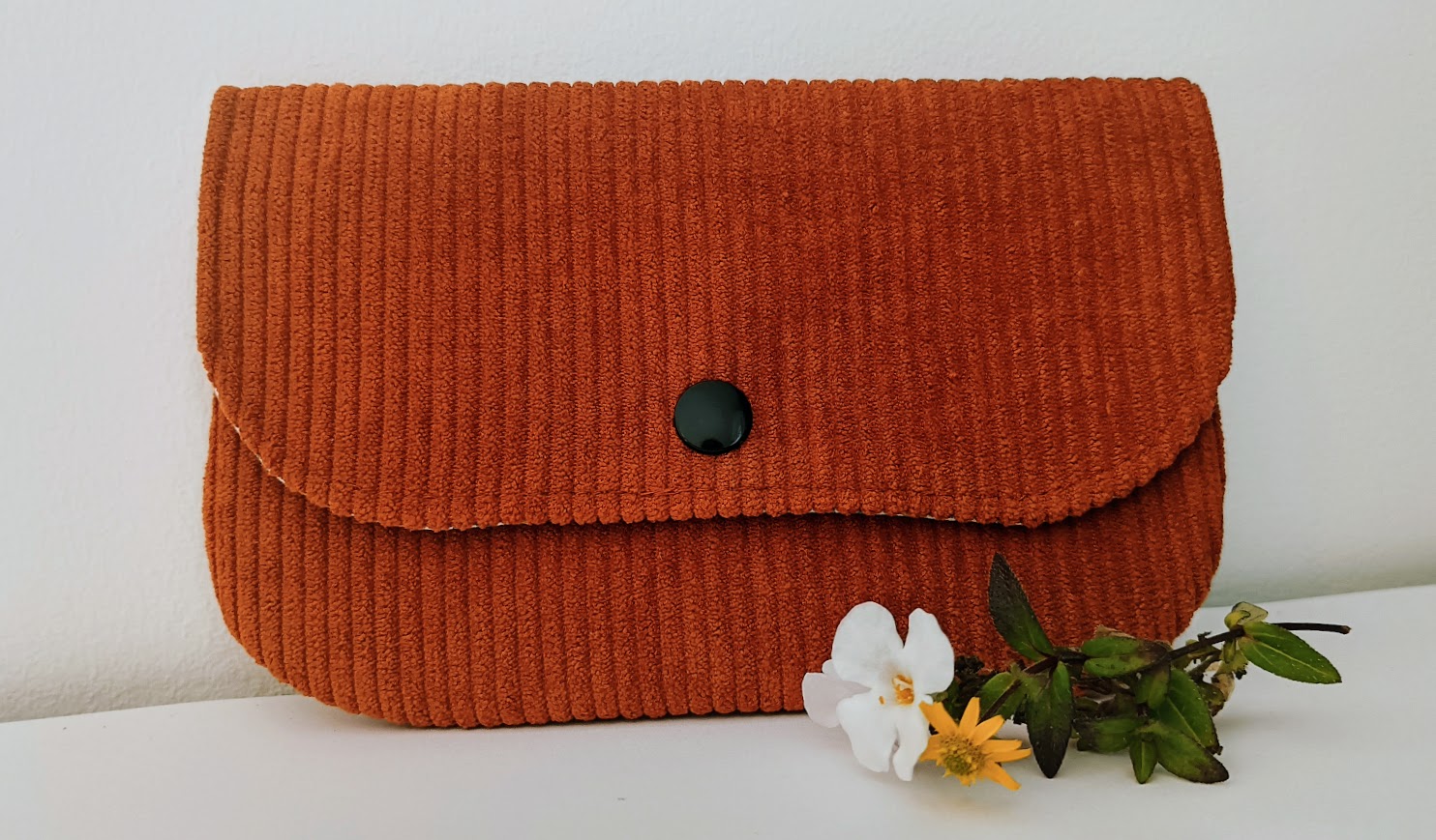 Porte monnaie à rabat, portefeuille, tissu coton, velours côtelé rouille terracotta, cadeau pour elle.