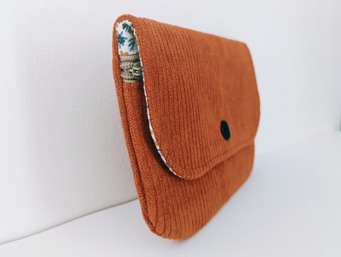 Porte monnaie à rabat, portefeuille, tissu coton, velours côtelé rouille terracotta, cadeau pour elle.