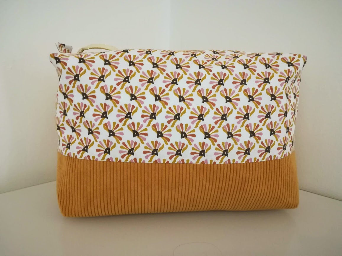 Très grande trousse de toilette, tissu coton et velours côtelé moutarde, cadeau pour elle ou lui