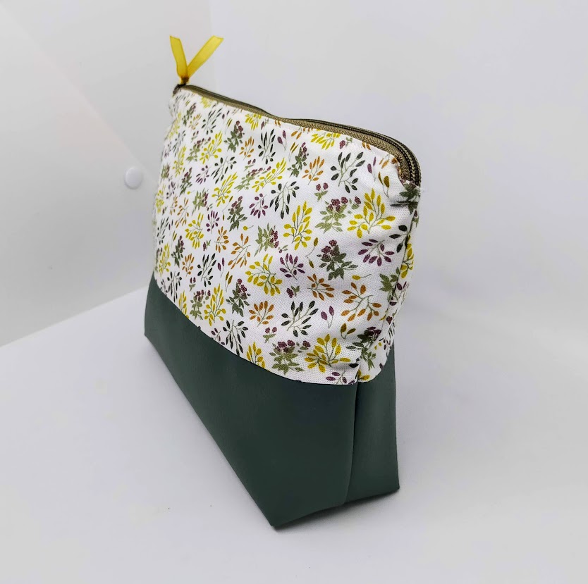 trousse de maquillage / trousse de de toilette herbier, simili cuir vert olive et tissu coton, cadeau pour elle